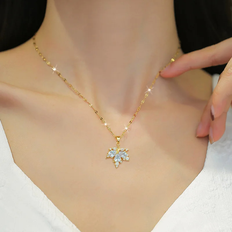 conjuntos de joyas bimba y lola bolsos artículos con envío Juego de pendientes de collar con microincrustaciones, aretes de moda, cadena de clavícula, temperamento de personalidad, hoja de arce de lujo ligero, banquete