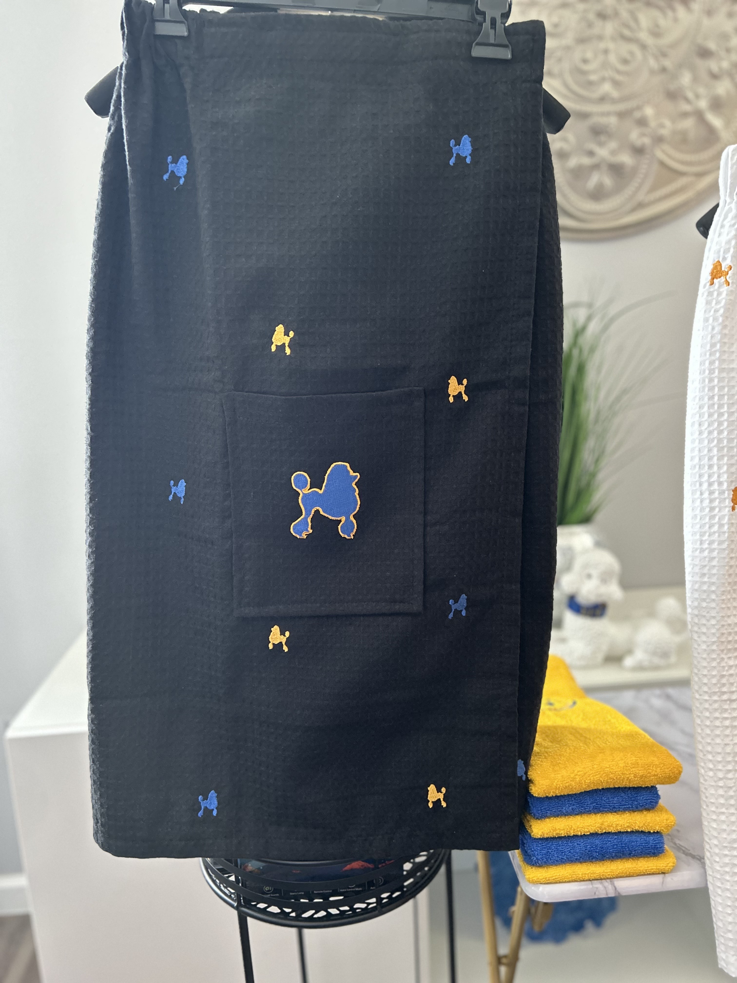 Shower/Bath Wrap with Poodle Embroidery