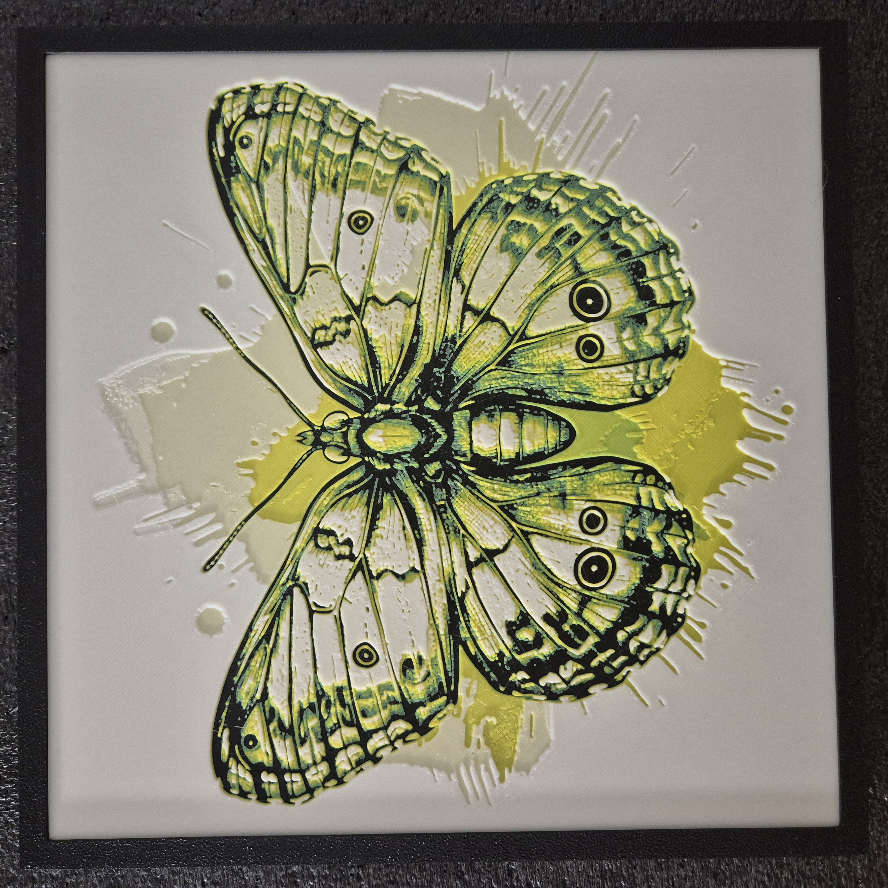 Tableau en relief - Papillon sur fond abstrait