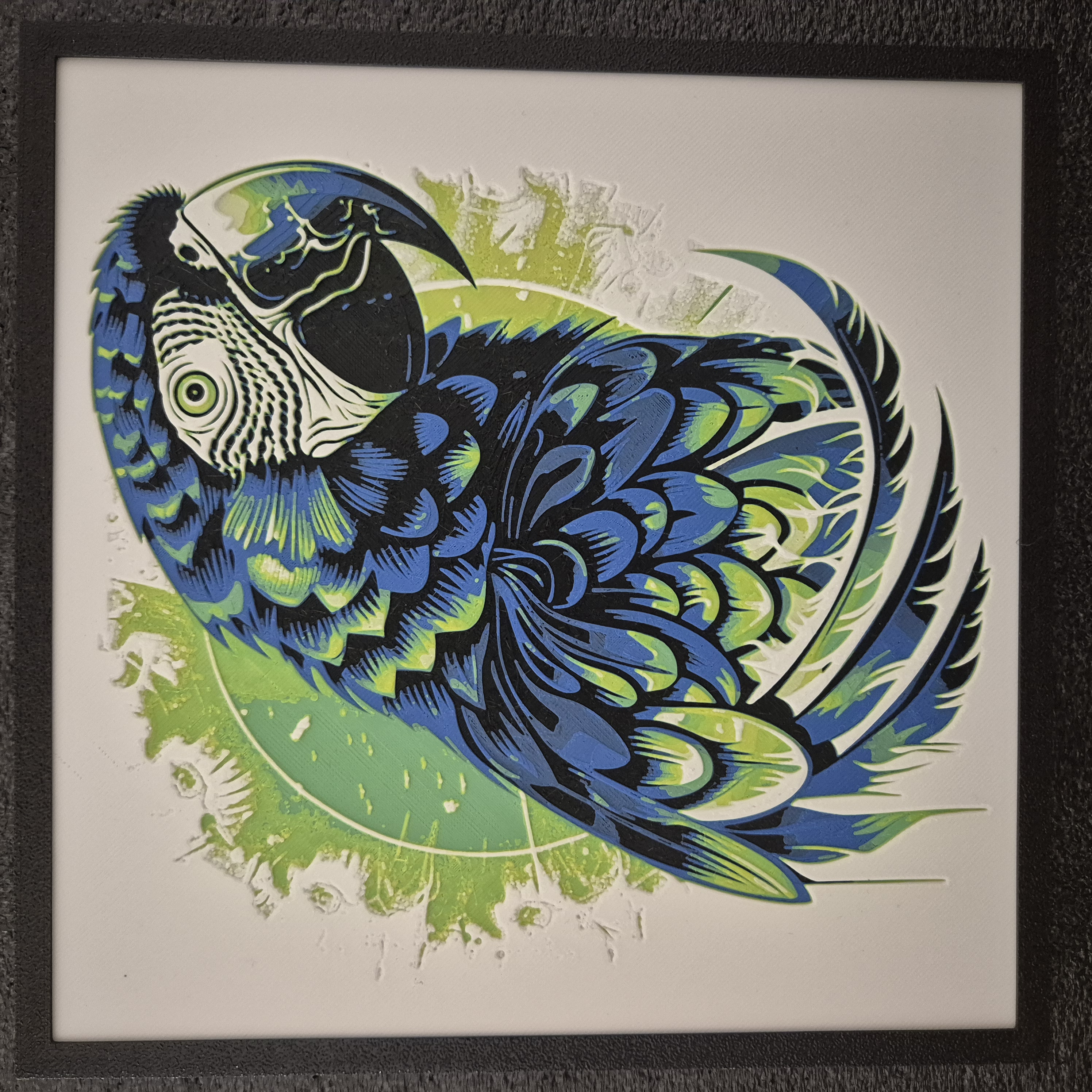 Perroquet multi-couleur sur fond abstrait