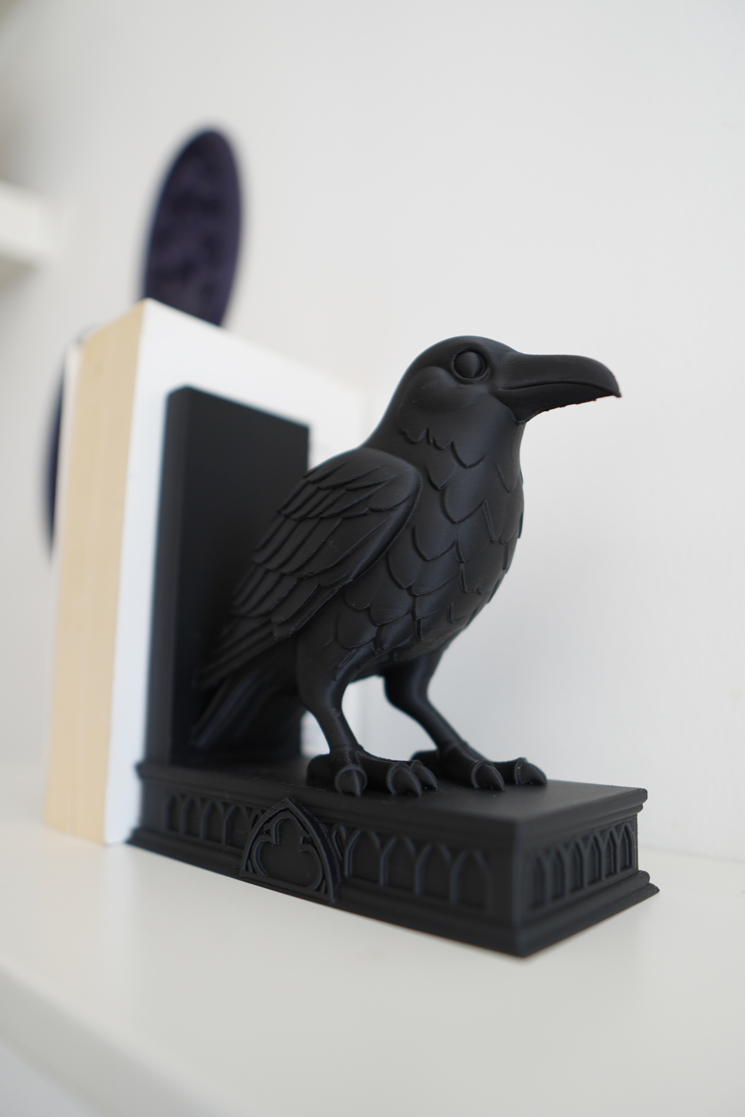 Gothic Raven Bookend — Serre-livres Corbeau Noir imprimé en 3D (Dark Academia / Victorian Gothic)