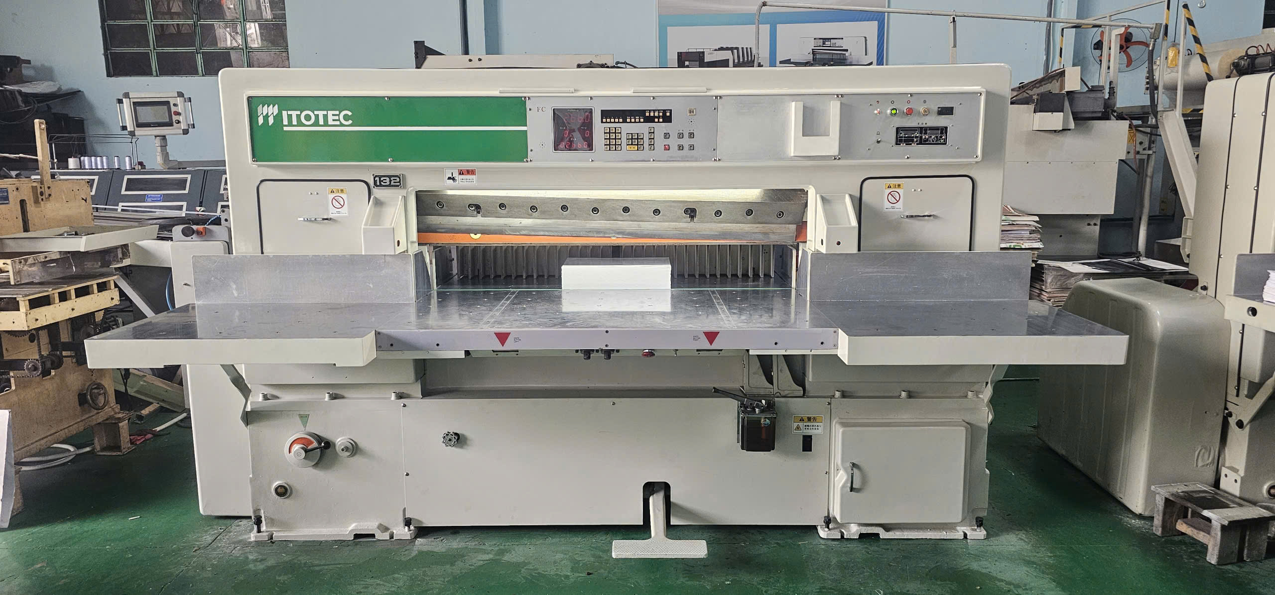 Máy cắt giấy ITOTEC 132cm
