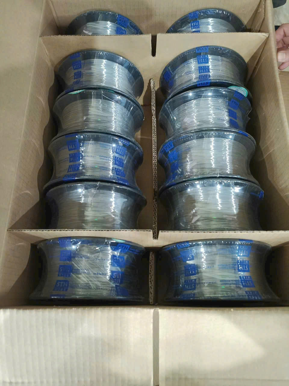 CUỘN DÂY KẼM DÙNG ĐÓNG GHIM NGÀNH IN