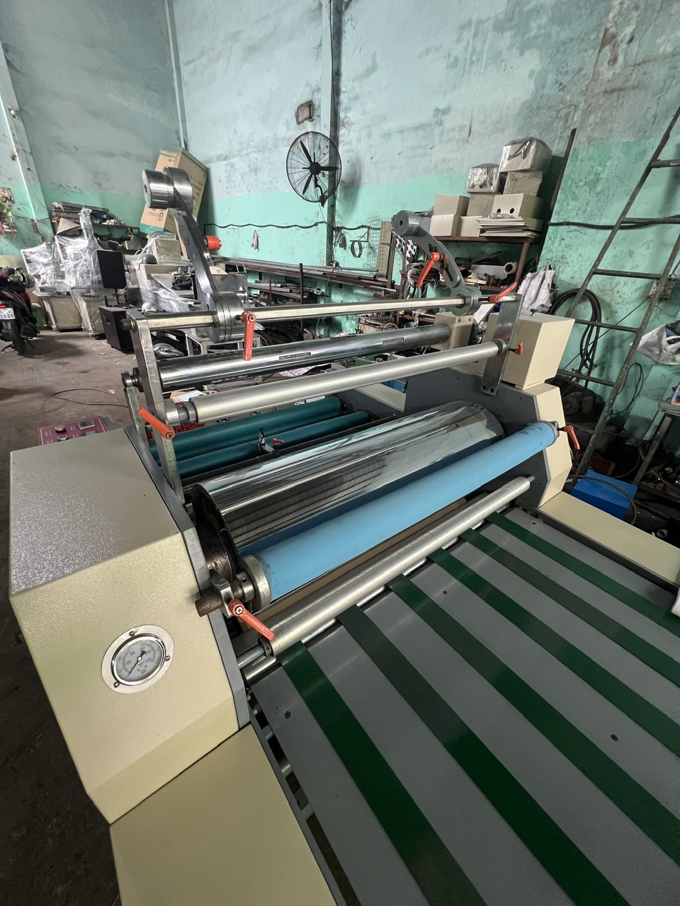 Máy ghép màng metaline - Máy cán màng nhiệt -Máy kết hợp cán màng nhiệt và keo nước & xả tờ bán tự động khổ 1m 