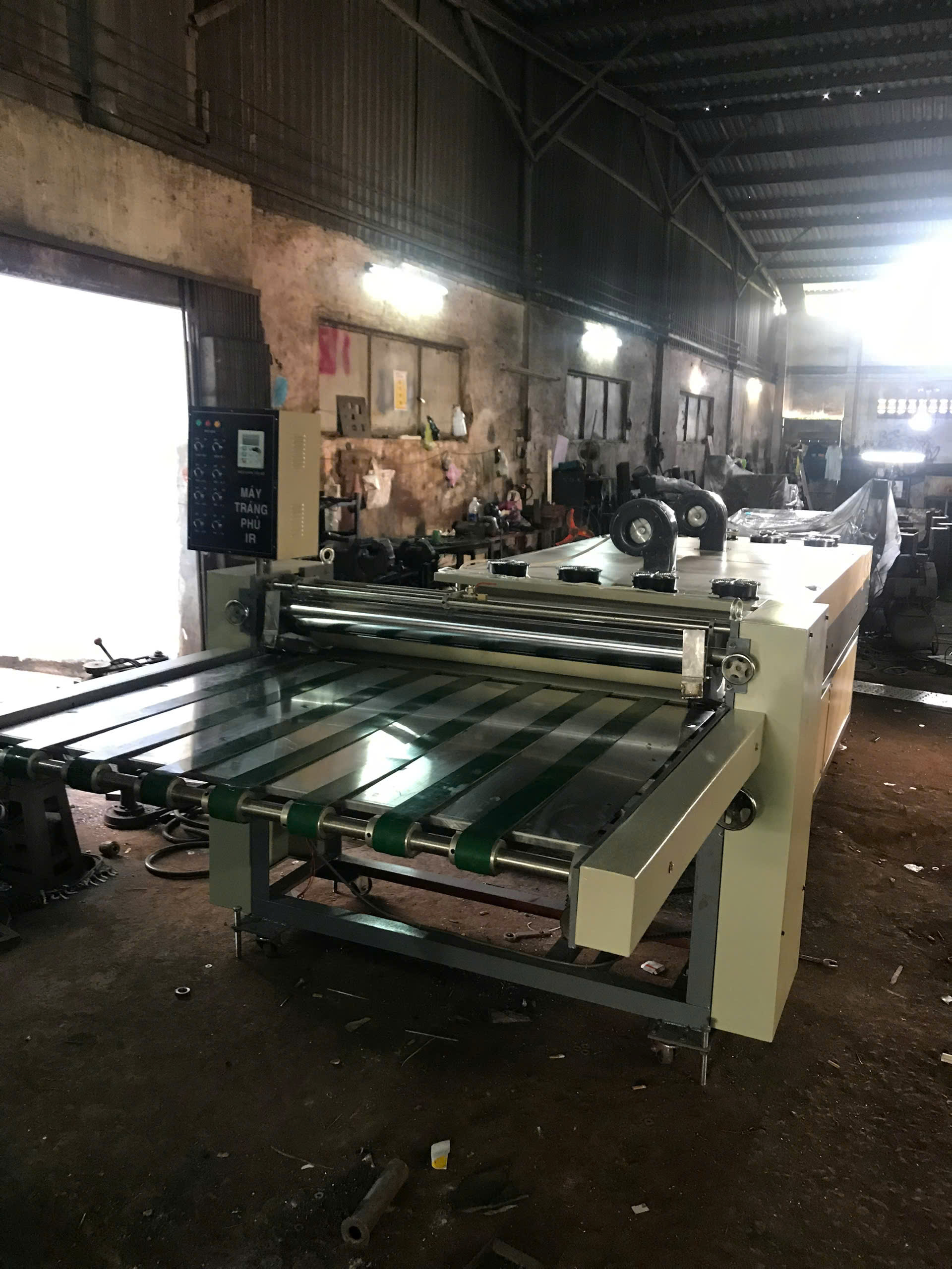 Máy tráng phủ UV khổ 60–80cm bán tự động – Tăng độ bóng & bảo vệ bề mặt in