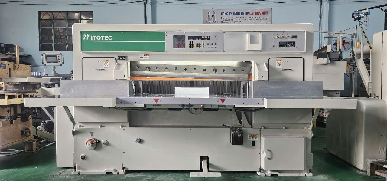 Máy cắt giấy ITOTEC 132cm
