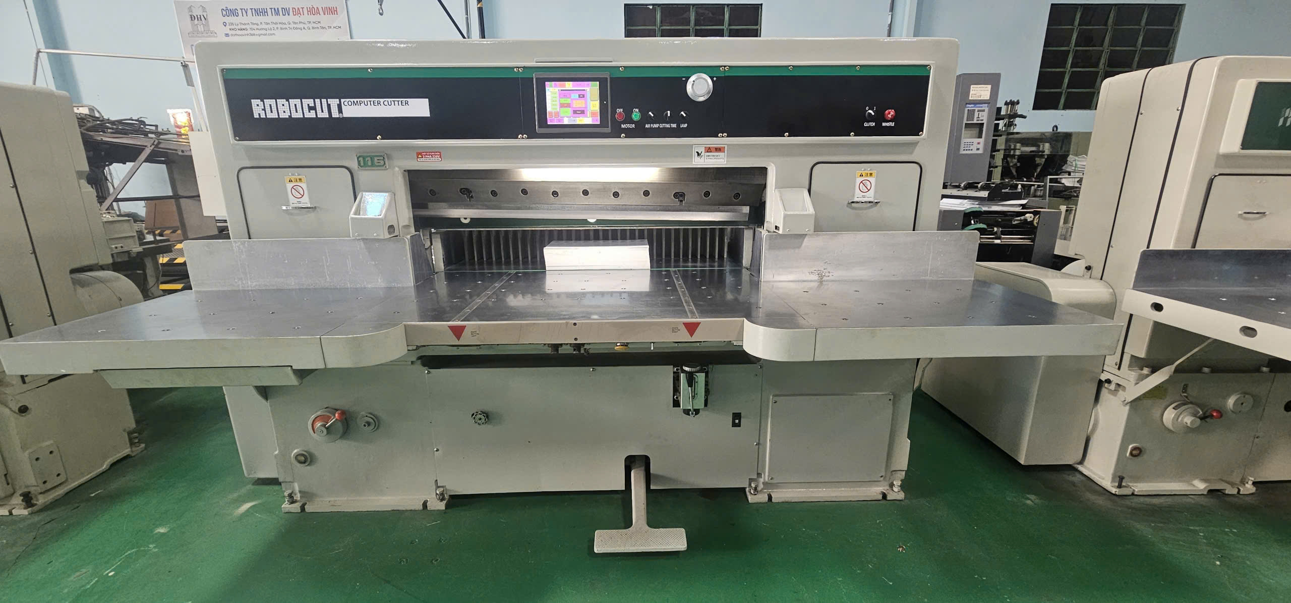 Máy cắt giấy Robocut
