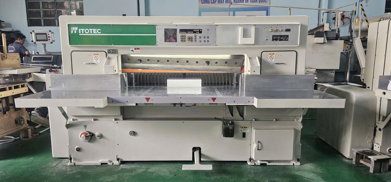 Máy cắt giấy ITOTEC 132cm