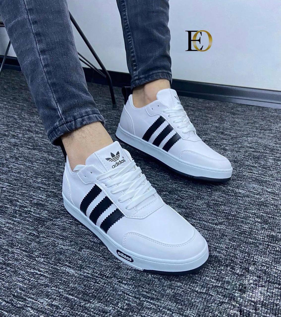  Baskets Adidas Samba OG Blanches et Noires