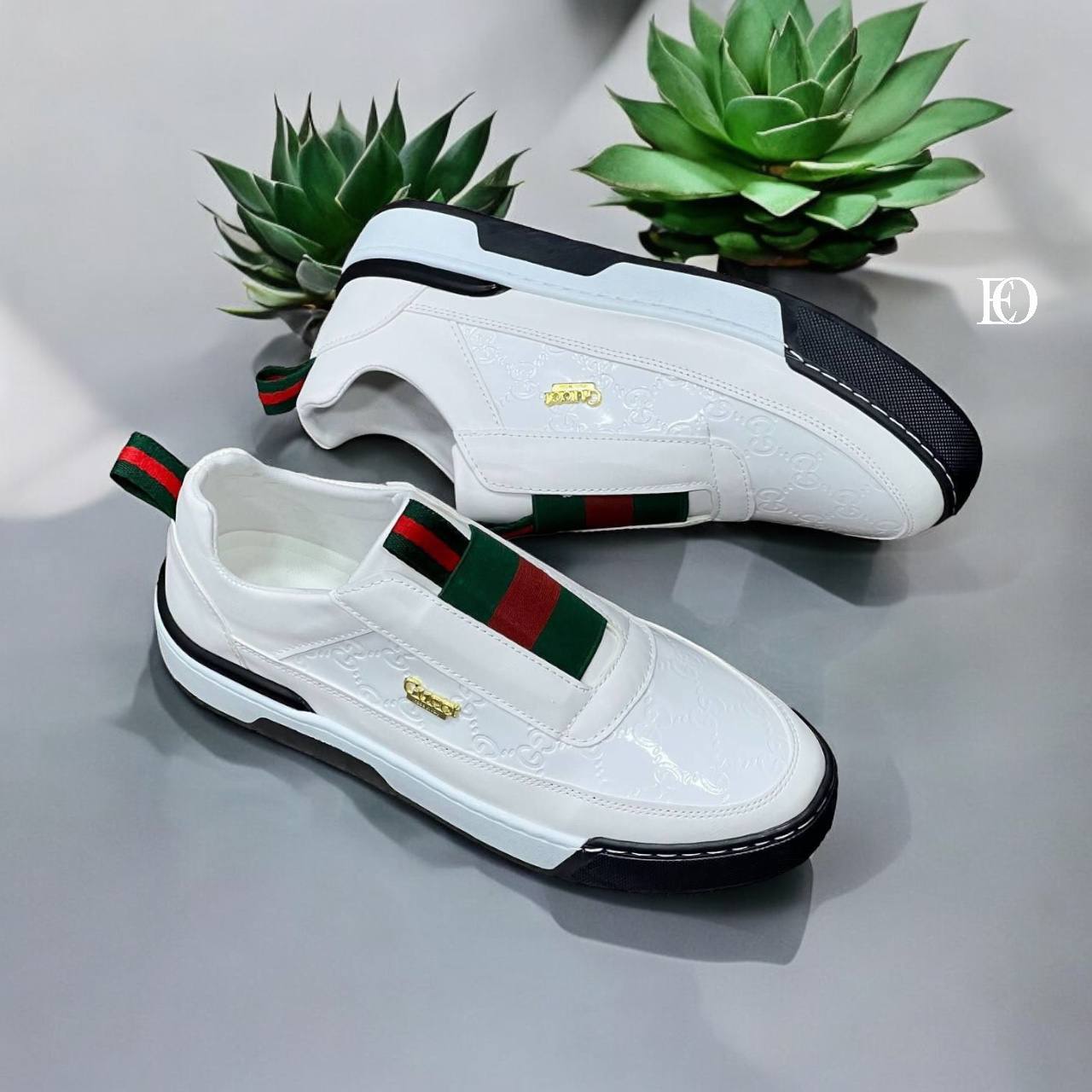 Baskets Gucci Ultrapace R Blanc Verni avec Détails Web