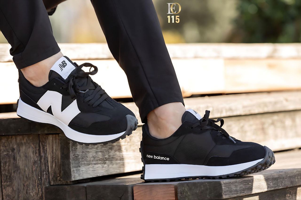 Baskets New Balance 327 Blanches et Noires pour Homme