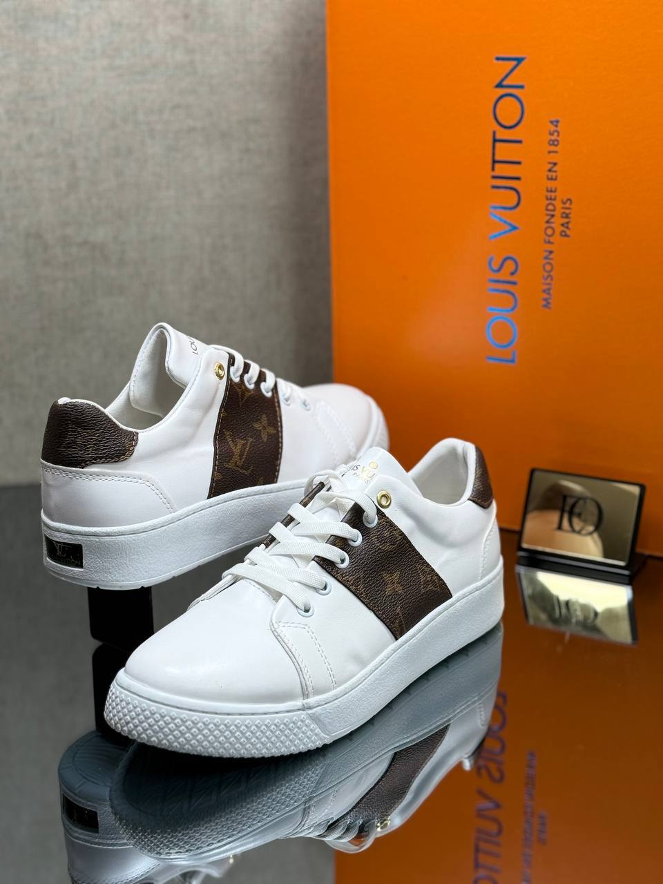 Baskets Louis Vuitton Stellar en Cuir Épi Noir et Marron