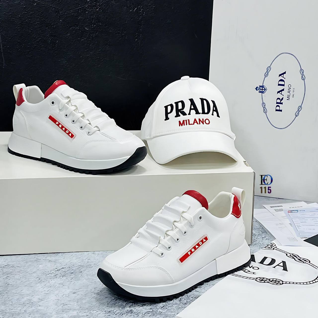 Chaussures de sport Prada avec casquette