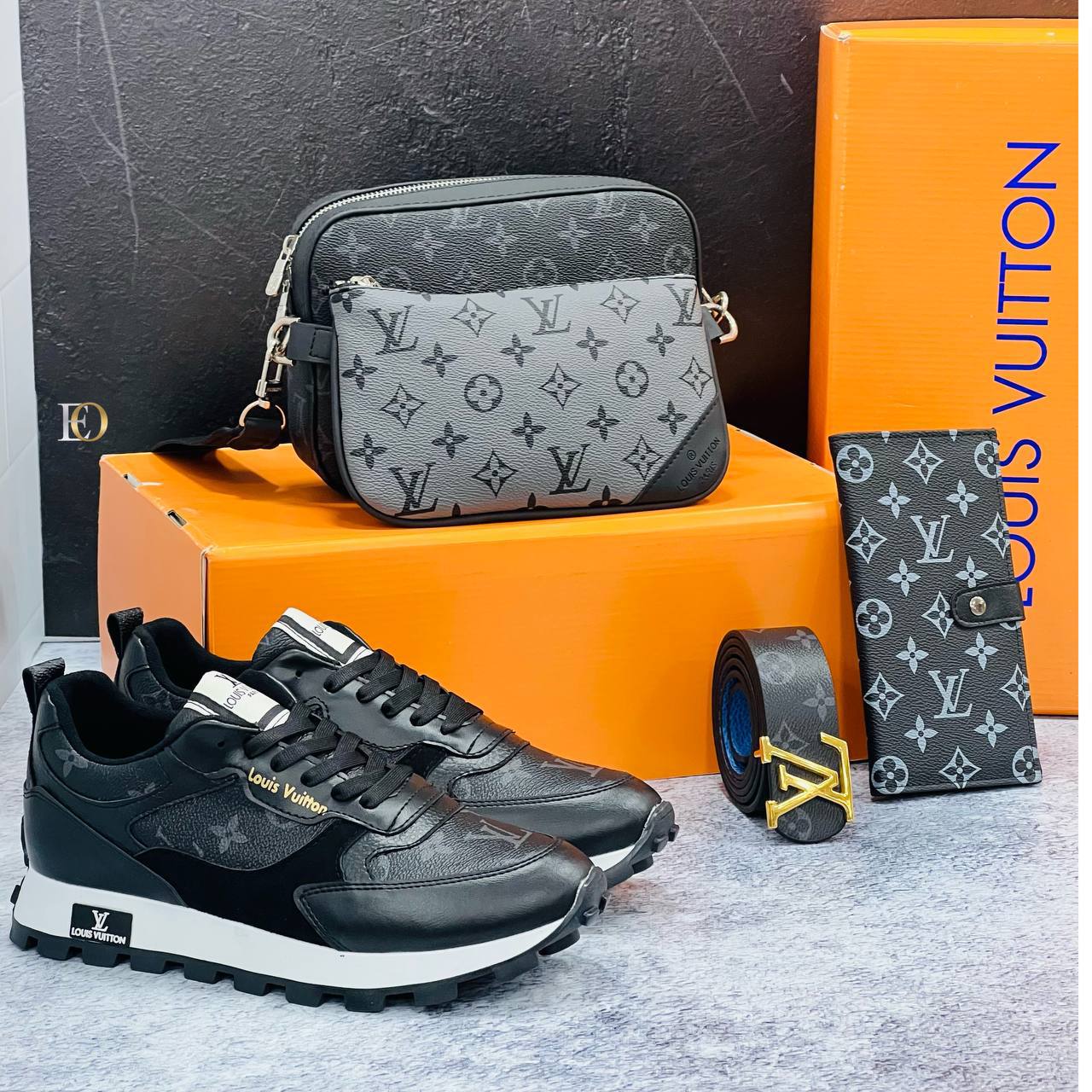 Ensemble Louis Vuitton  : Baskets, Sac Bandoulière, Ceinture et Portefeuille - Motif Monogramme Noir et Gris