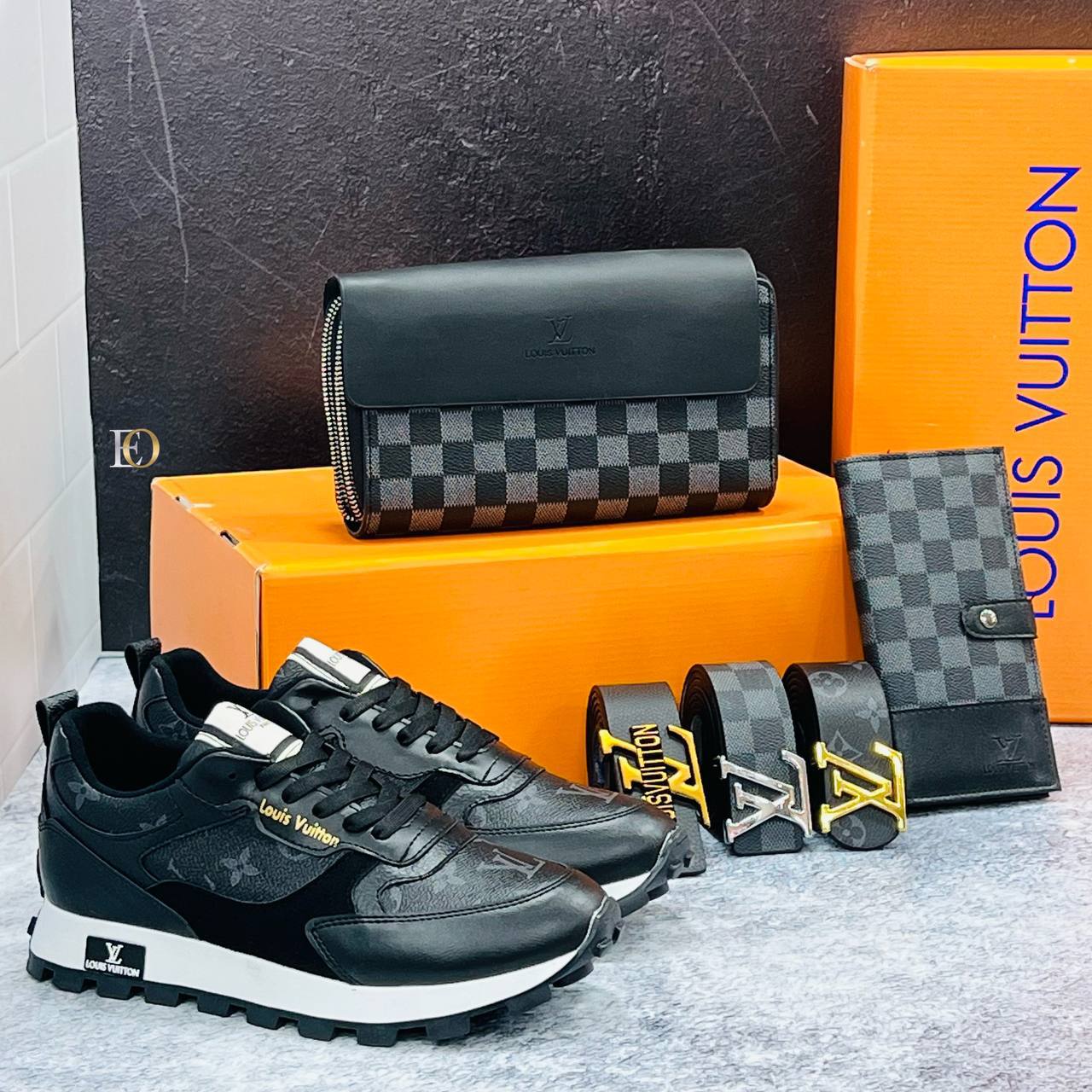 Ensemble Louis Vuitton  : Baskets, Sac Bandoulière, Ceinture et Portefeuille - Motif Monogramme Noir et Gris