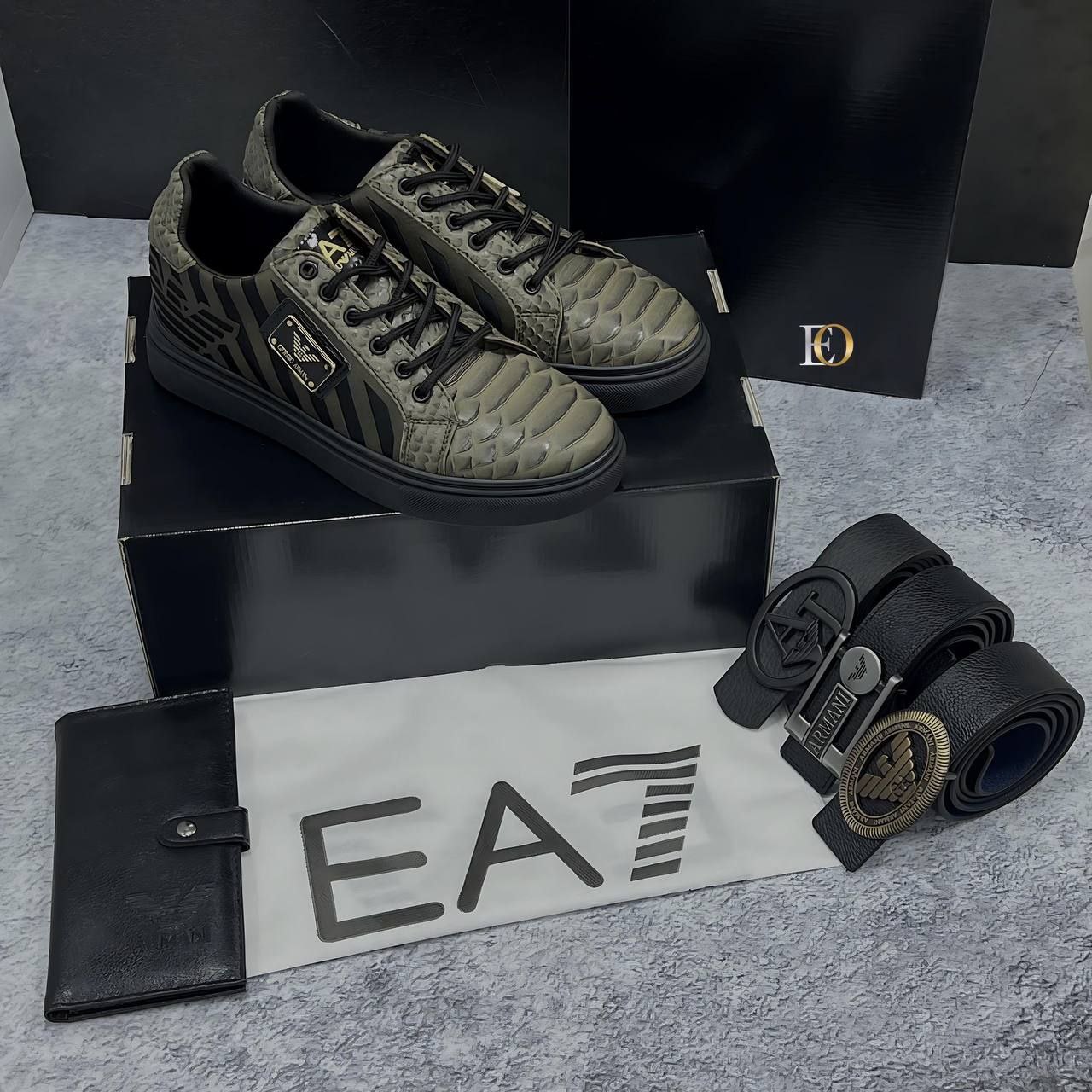 Ensemble Emporio Armani : Baskets, Ceintures et Portefeuille - Motif Peau de Serpent
