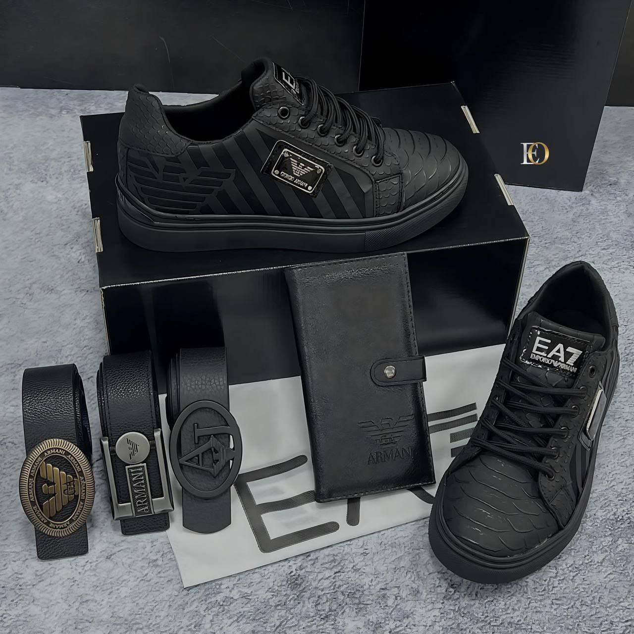 Ensemble Emporio Armani : Baskets, Ceintures et Portefeuille - Motif Peau de Serpent