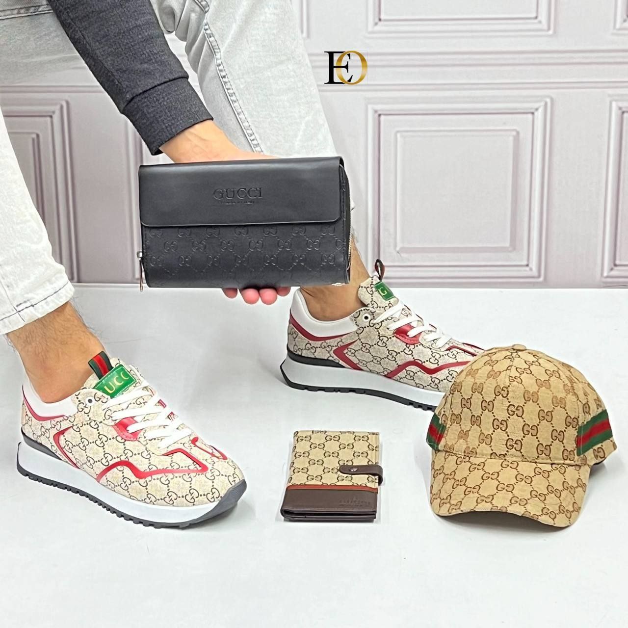 Ensemble Versace Blanc et Or : Baskets, Ceintures et Portefeuille