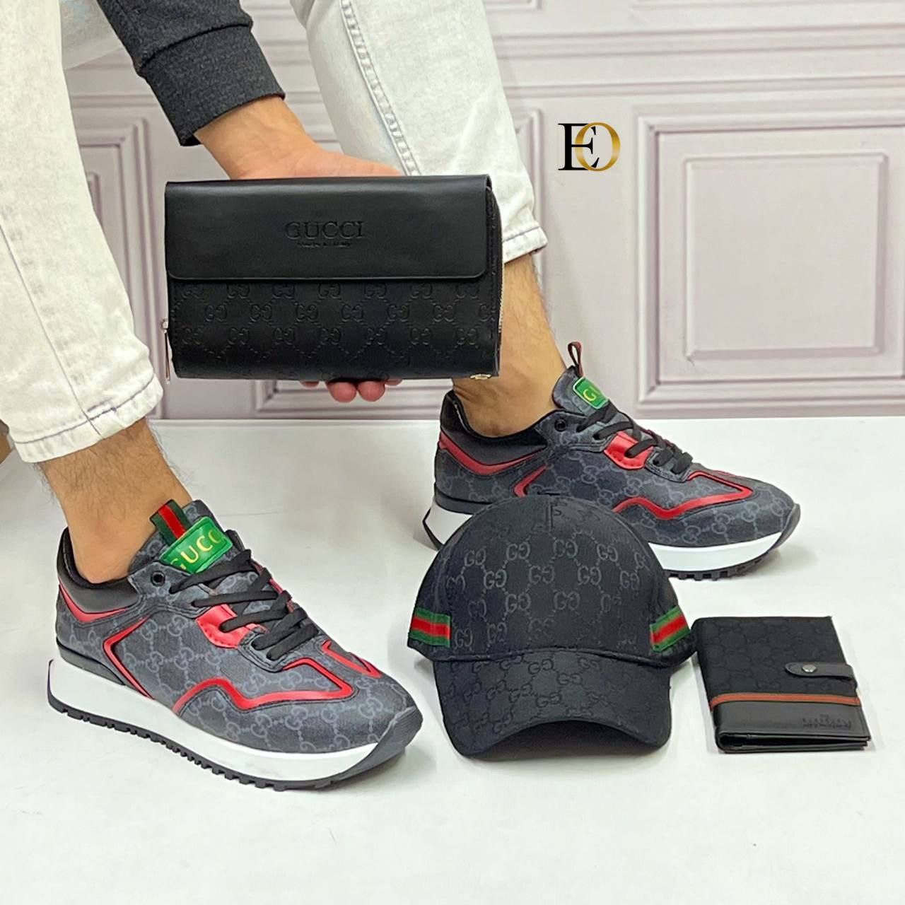 Ensemble Versace Blanc et Or : Baskets, Ceintures et Portefeuille