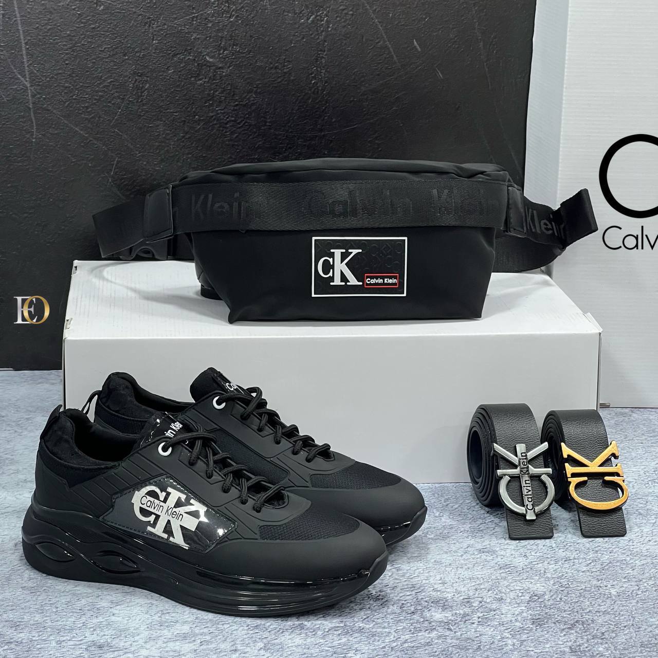  Ensemble Calvin Klein : Baskets, Sac Banane et Ceintures