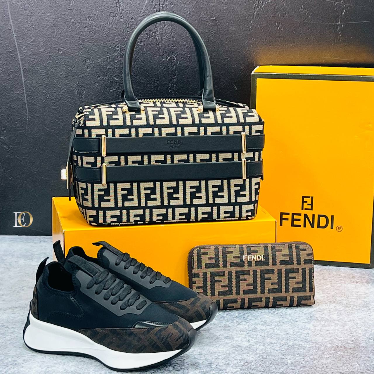 Ensemble Fendi Noir et Marron : Sac à Main, Baskets et Portefeuille - Motif FF Iconique