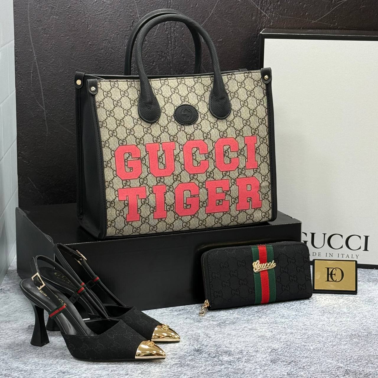 Ensemble Gucci Noir Élégant : Sac Dionysus, Portefeuille et Escarpins Assortis
