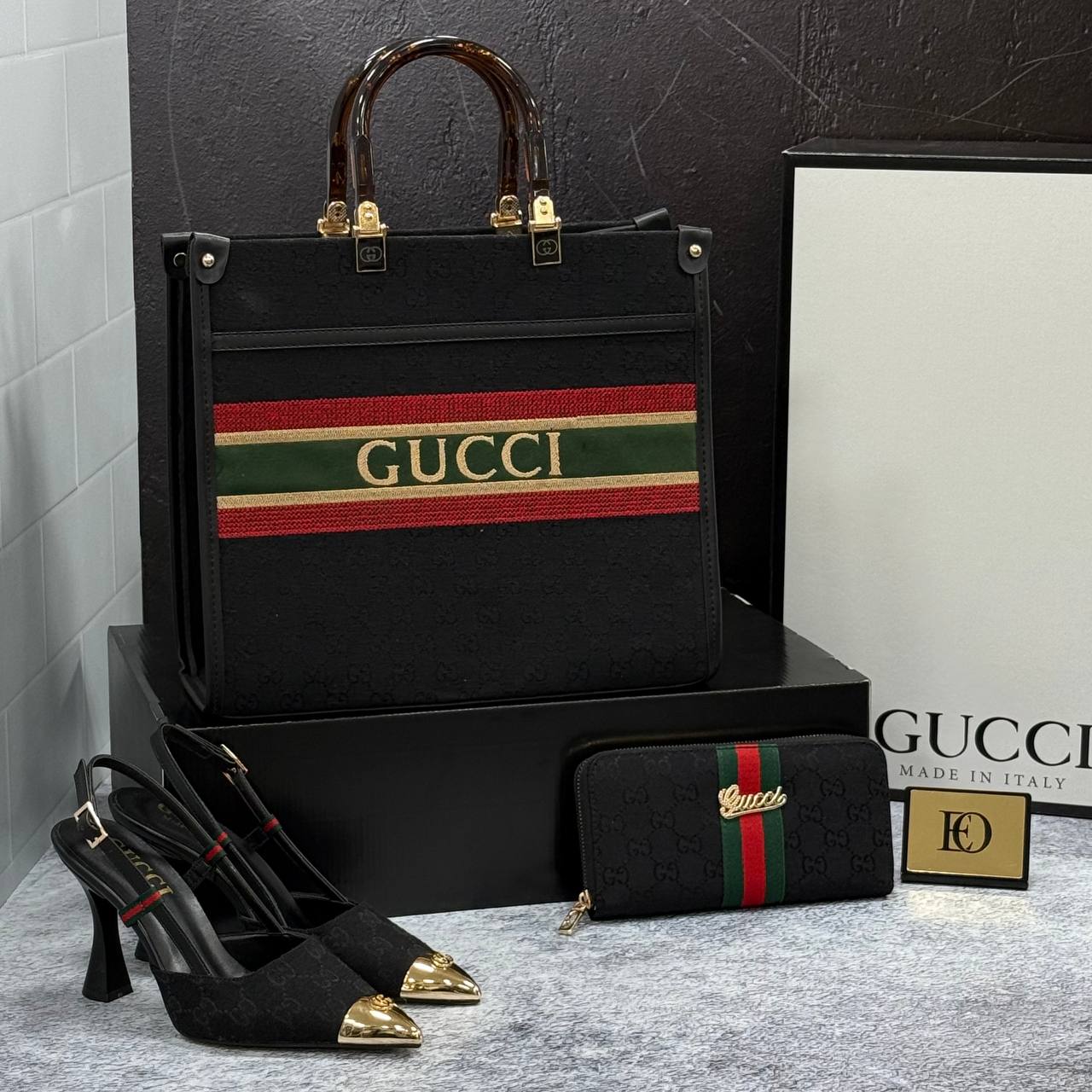 Ensemble Gucci Noir Élégant : Sac Dionysus, Portefeuille et Escarpins Assortis