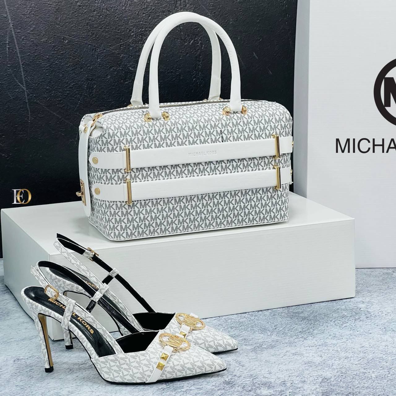 Ensemble Michael Kors Blanc et Noir : Sac à Main et Escarpins Assortis