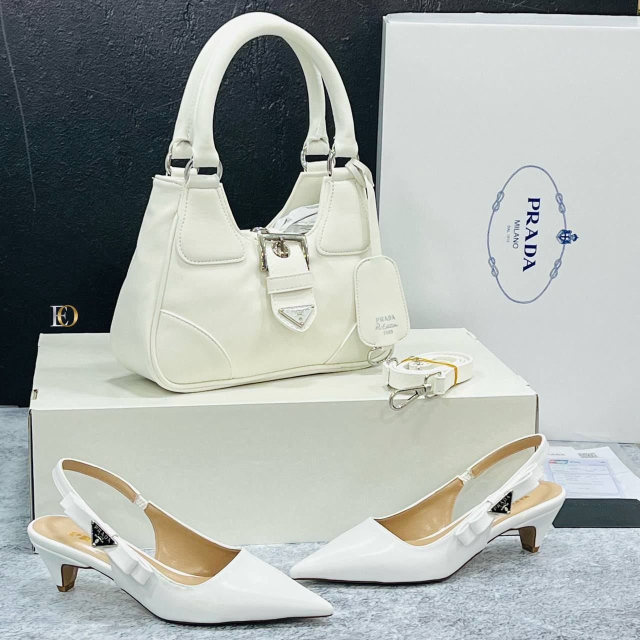 Ensemble Prada Blanc Élégant : Sac à Main en Cuir et Escarpins Assortis