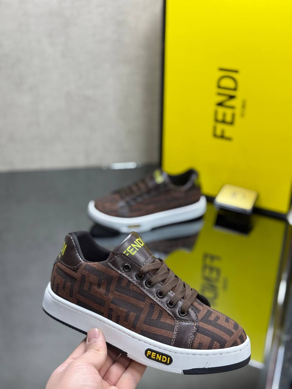Baskets Fendi pour Femme - Motif FF Marron et Noir
