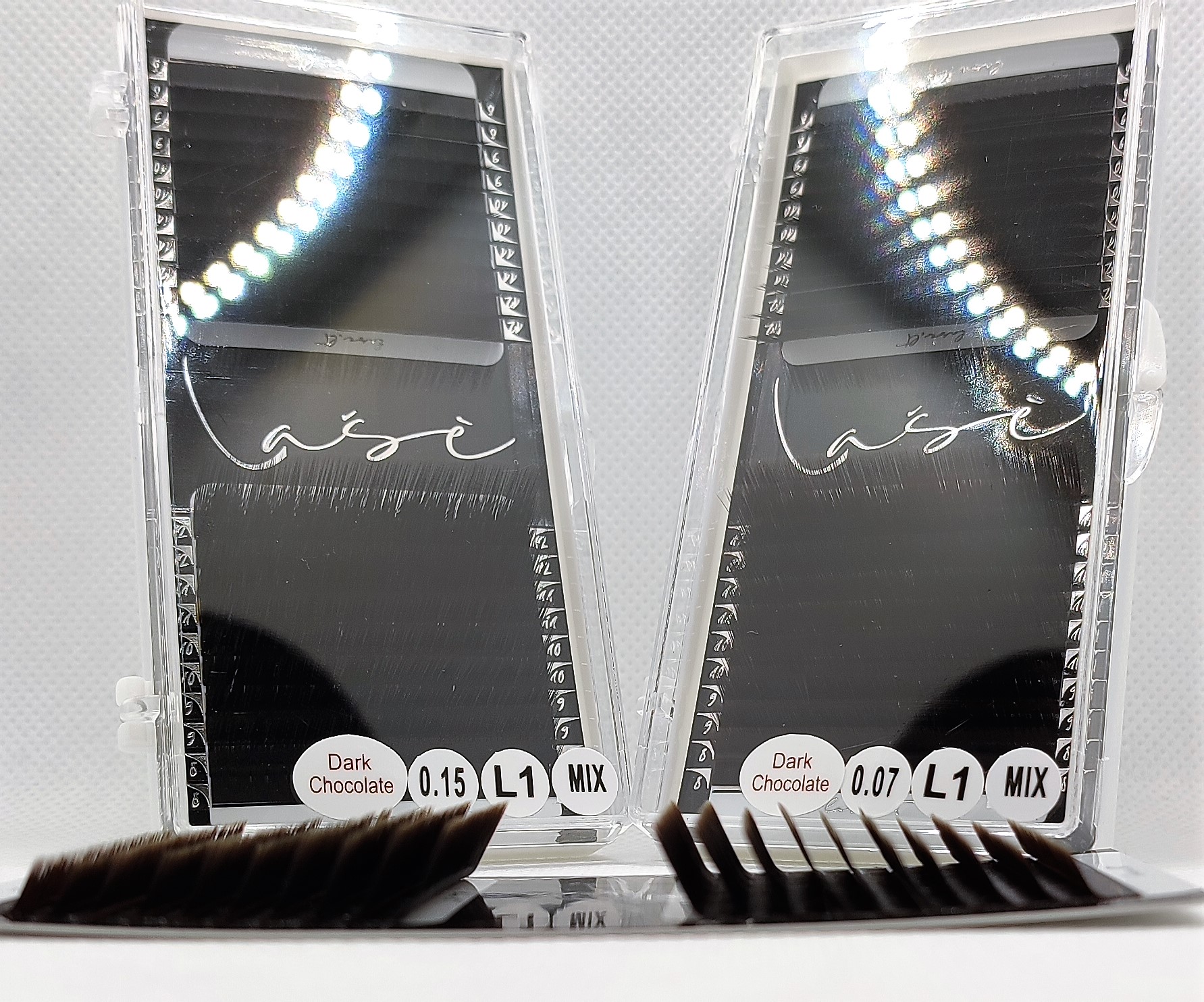 "Lašė" L linkio rudos blakstienos, 0.07mm