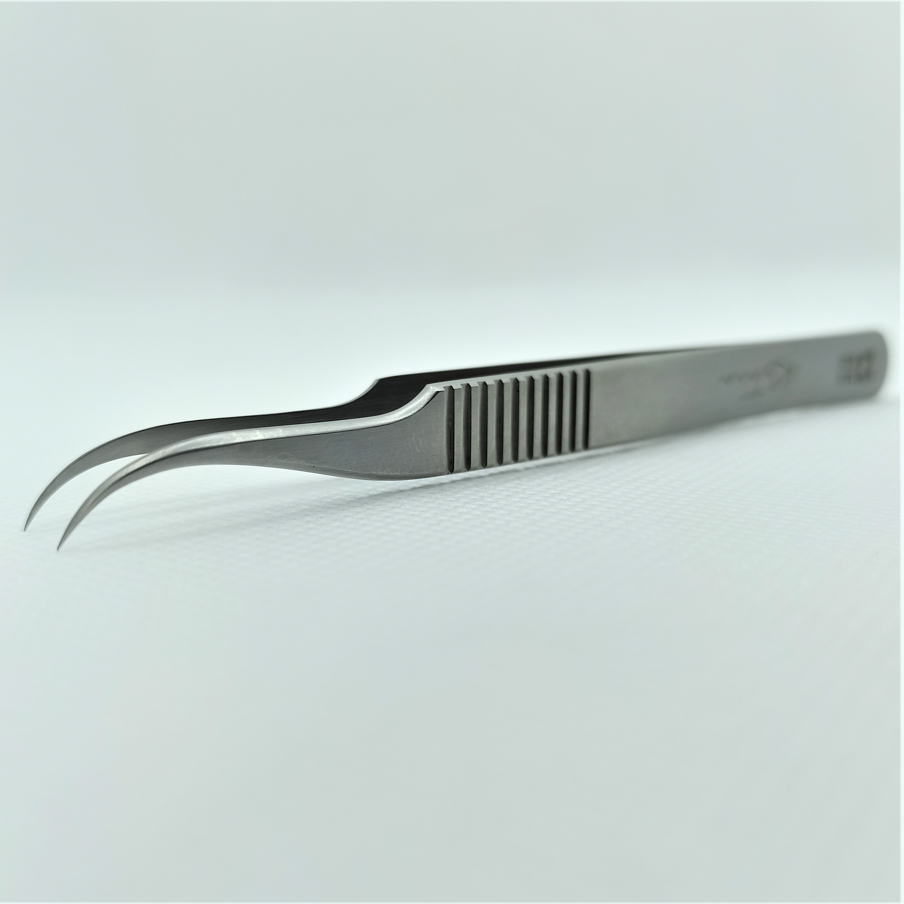 "KATANA" Luxury klasės šveicariškas pincetas, blakstienų priauginimui