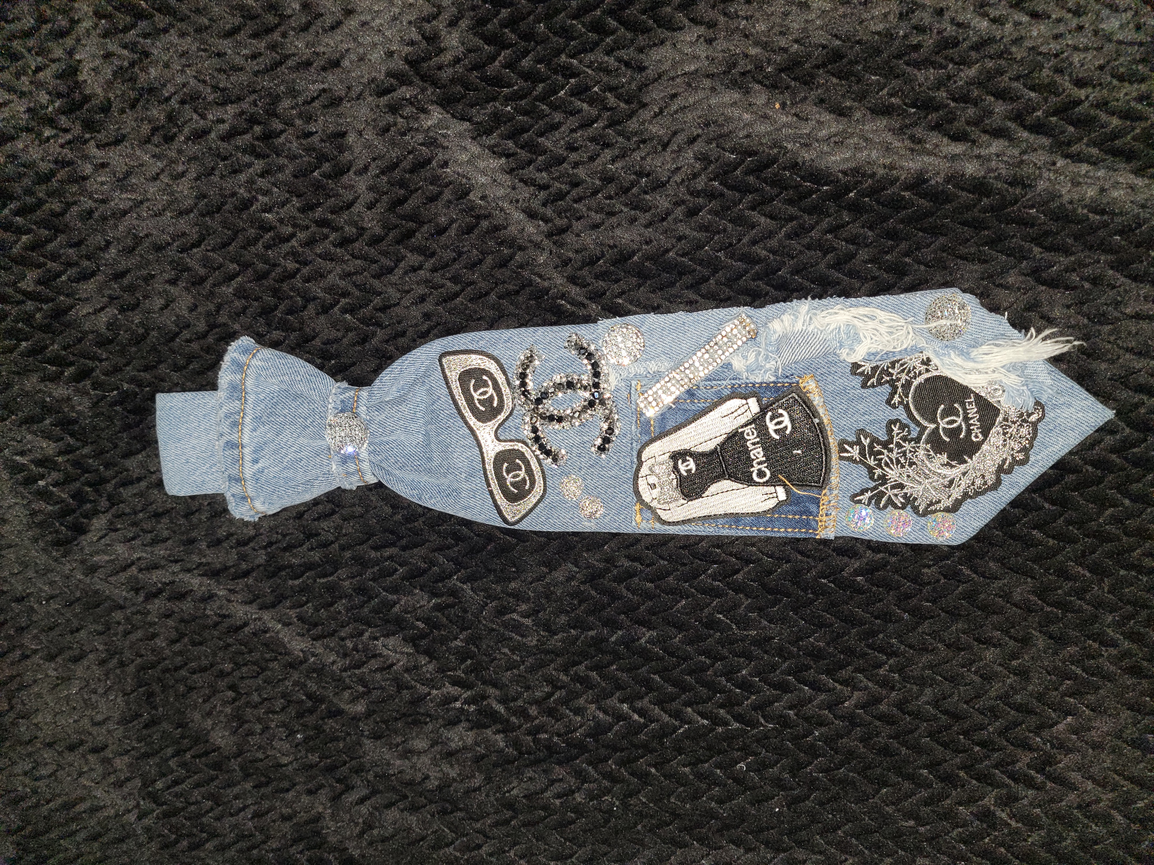 Chanel tie (dress on pocket) 