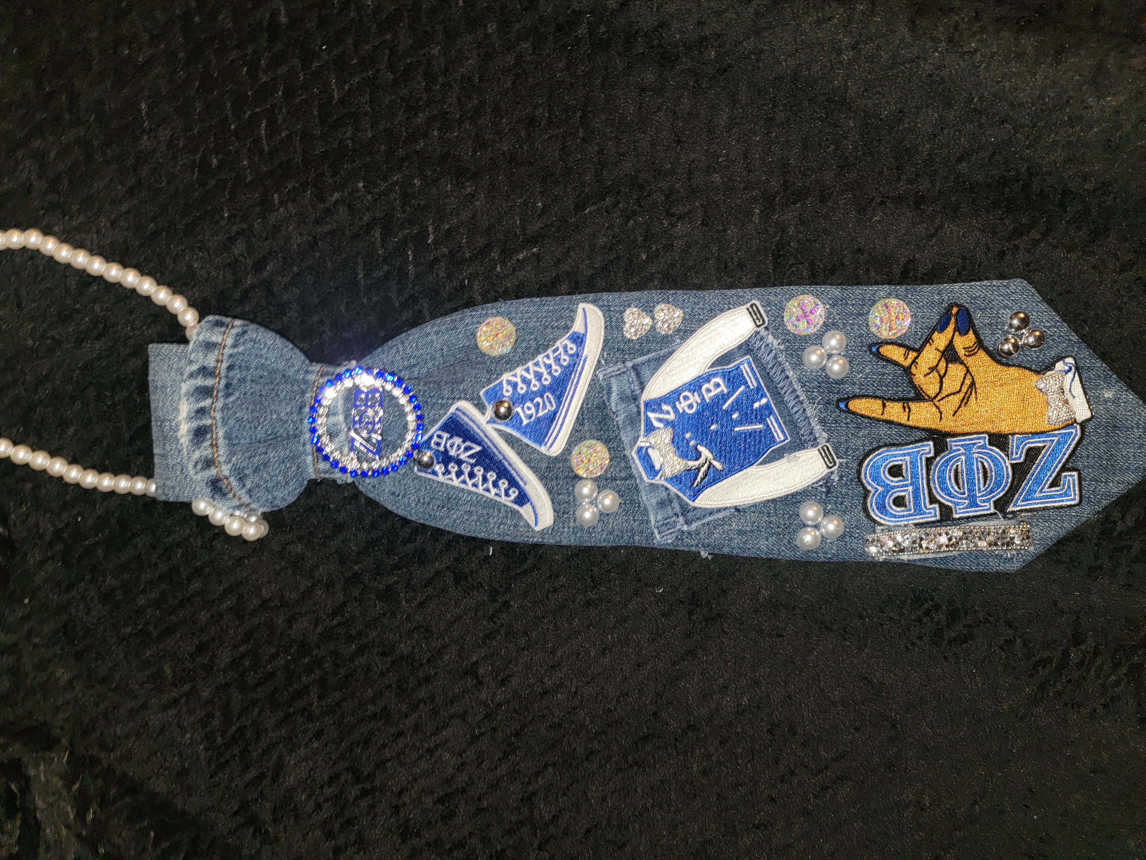 Zeta tie 2 (hand)