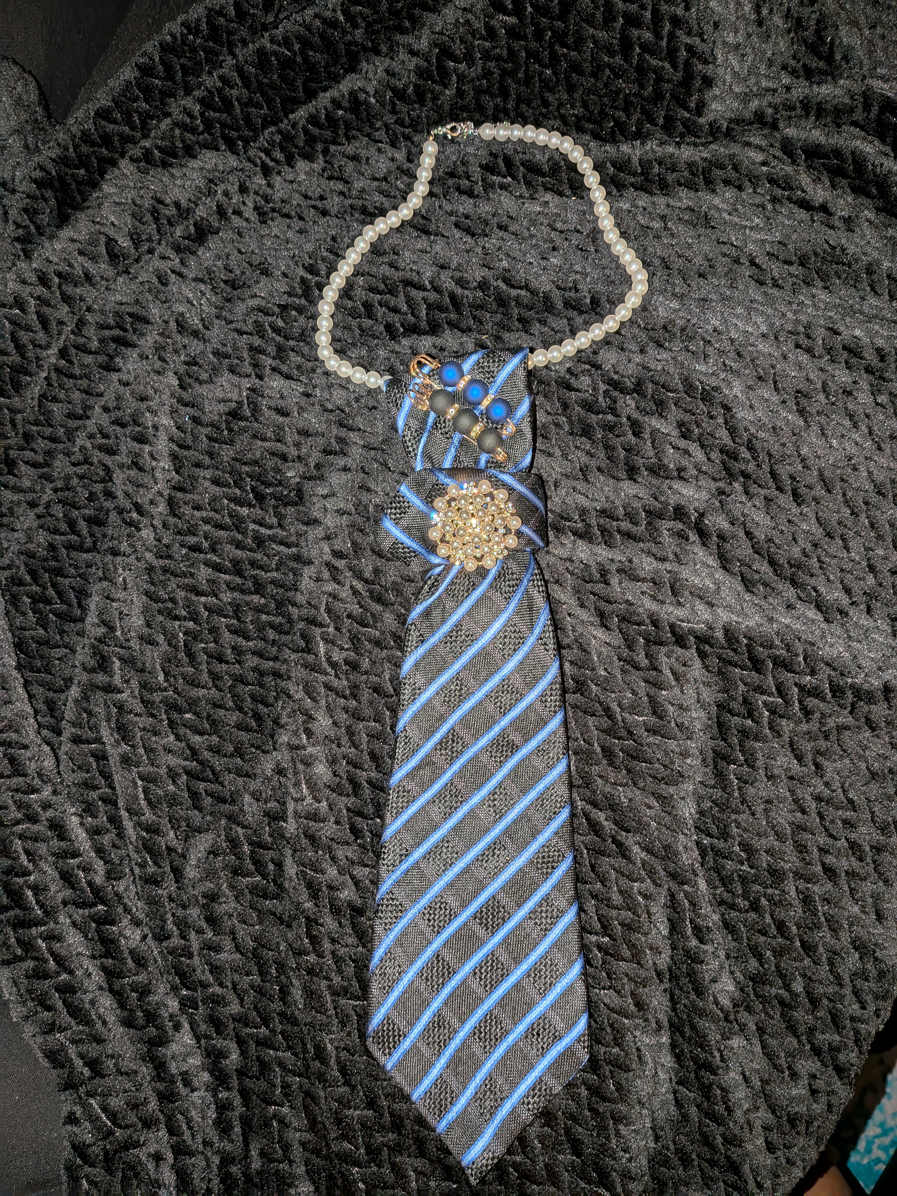 Women's folded tie (blue stripe)