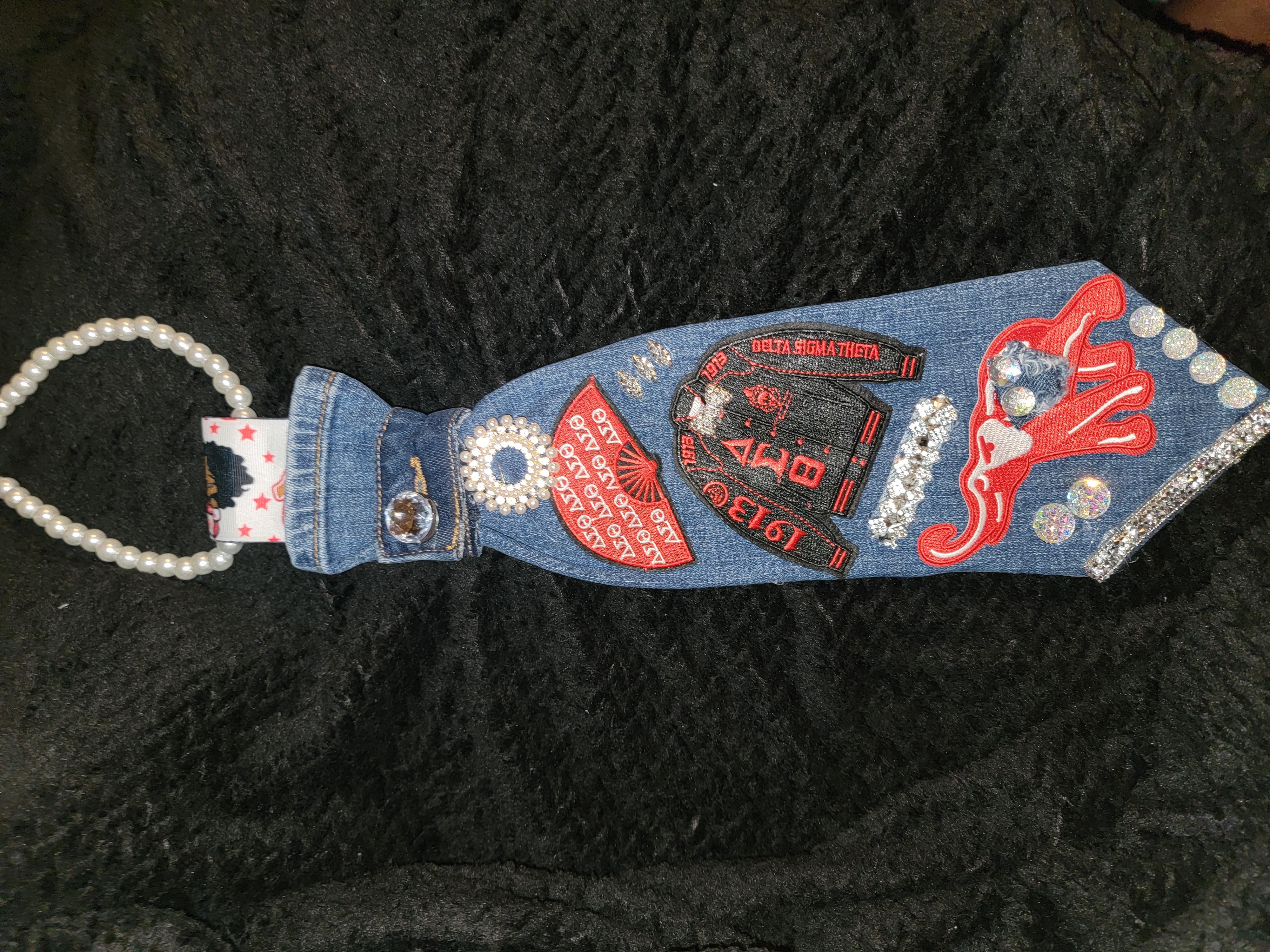 Delta tie (black jacket) 