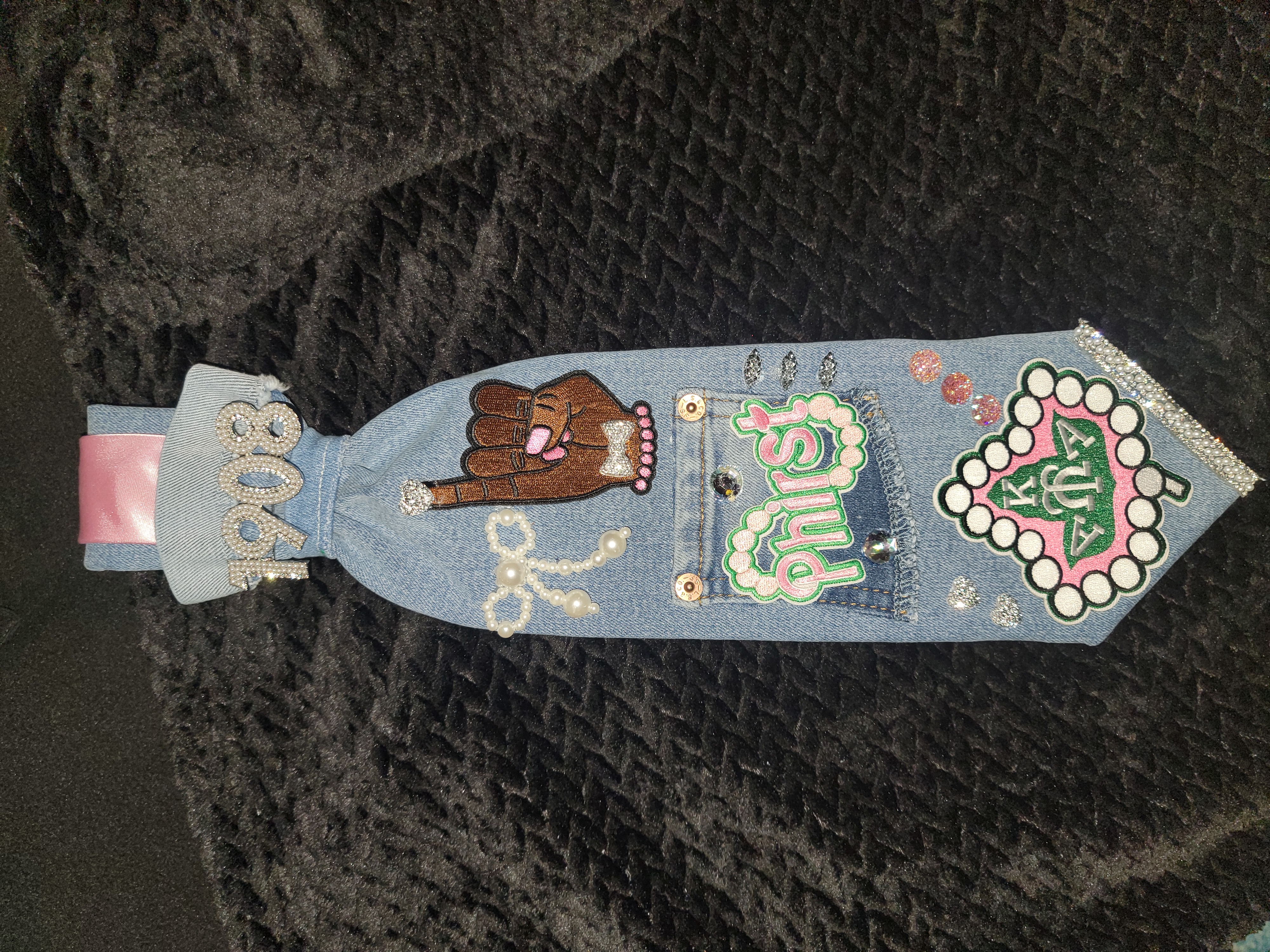 AKA tie (leaf pink) 