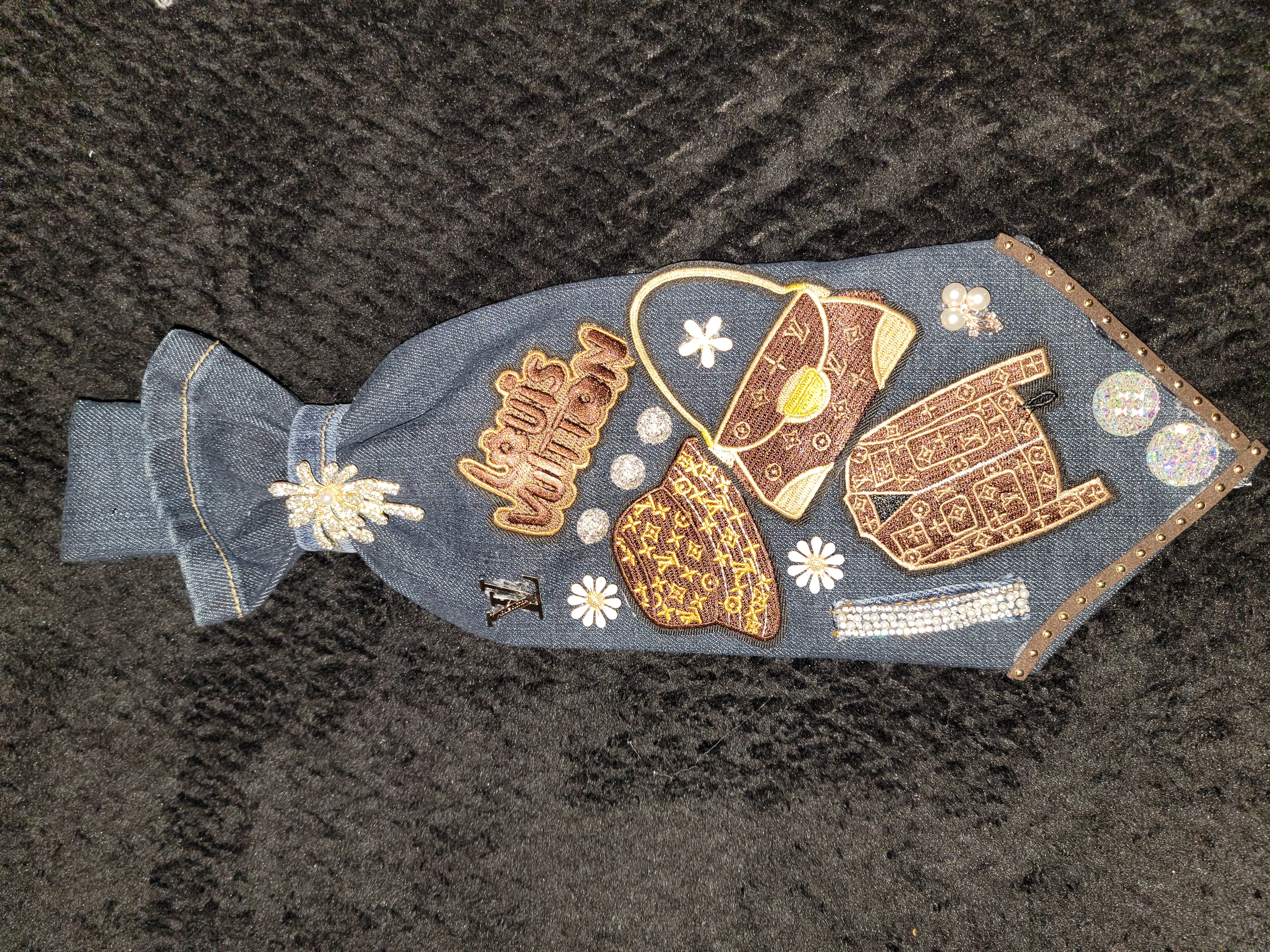 LV tie