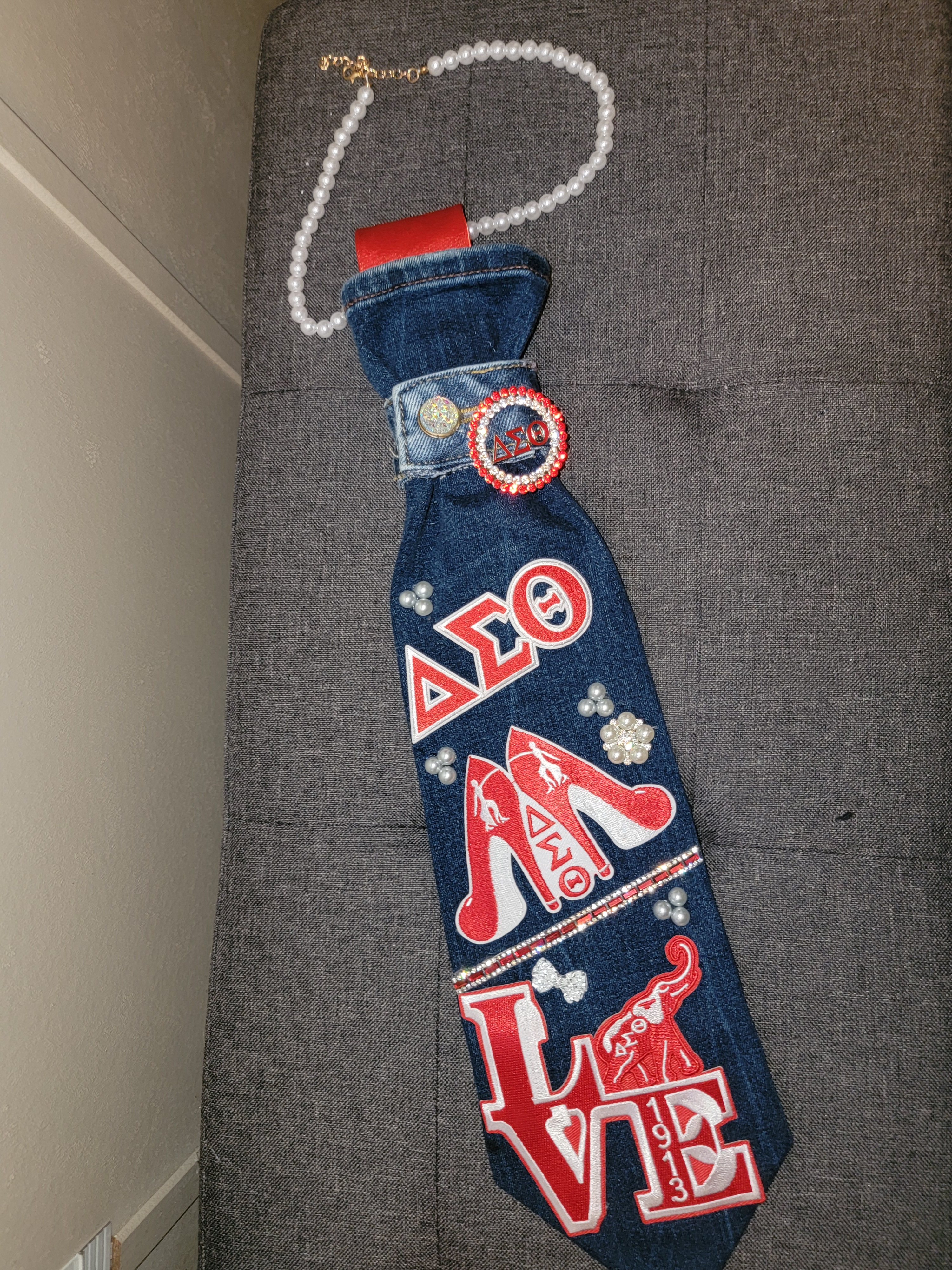 Delta 2 tie
