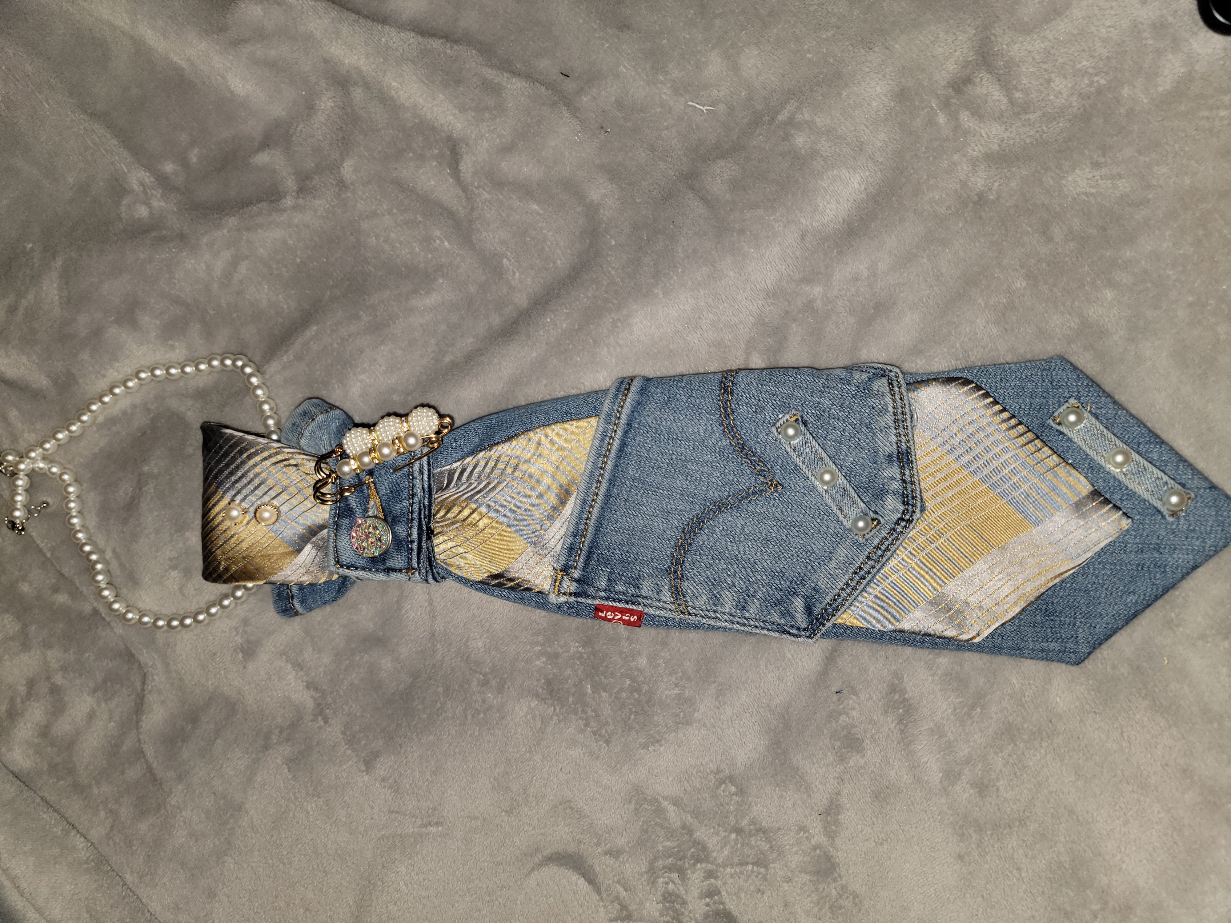 Yellow Levi tie