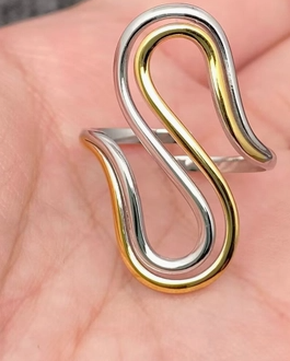 18K Gold Curved Shaped Statement Ring For Women | GENICX