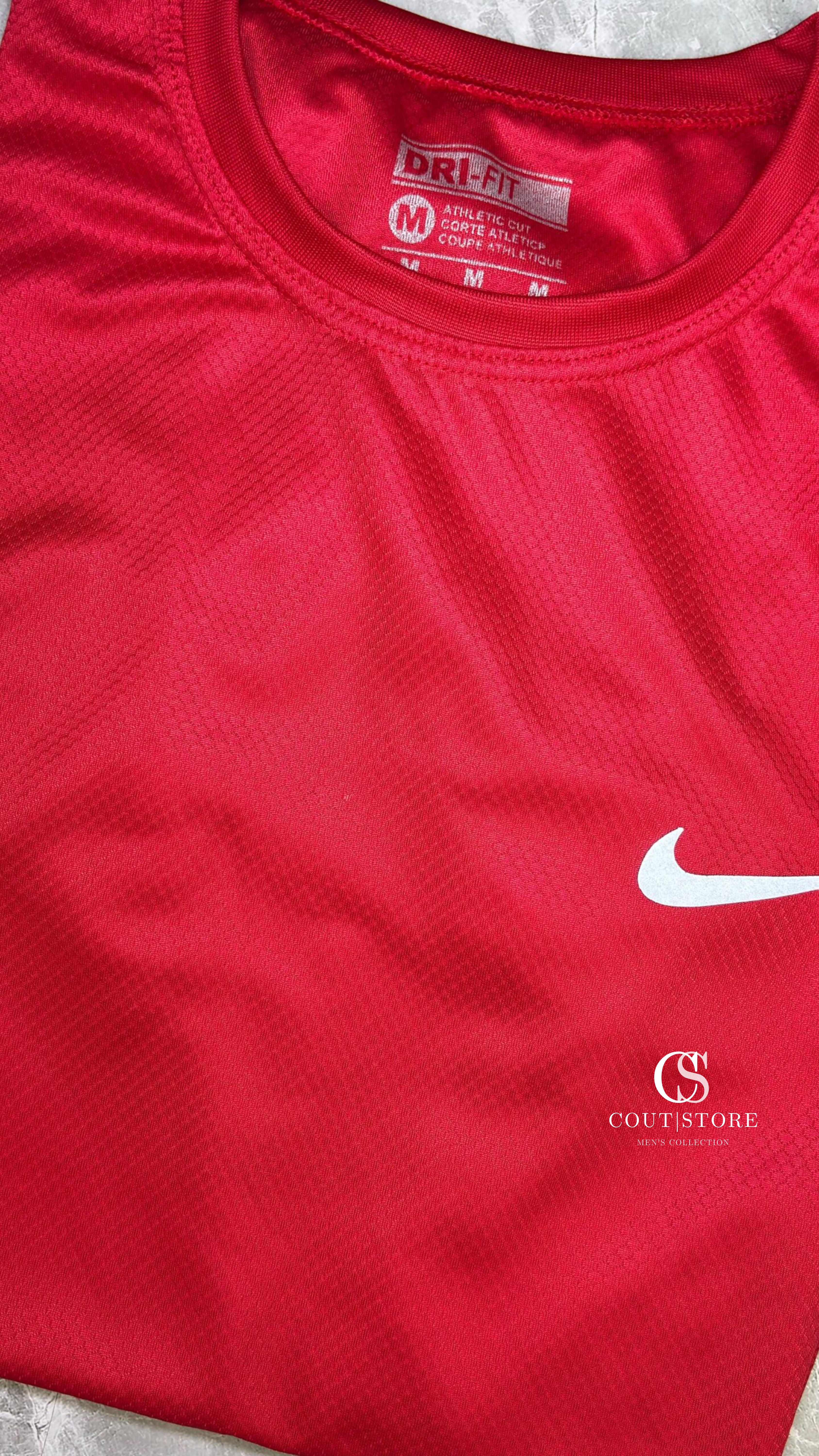 Camiseta Esportiva Nike Dri-FIT