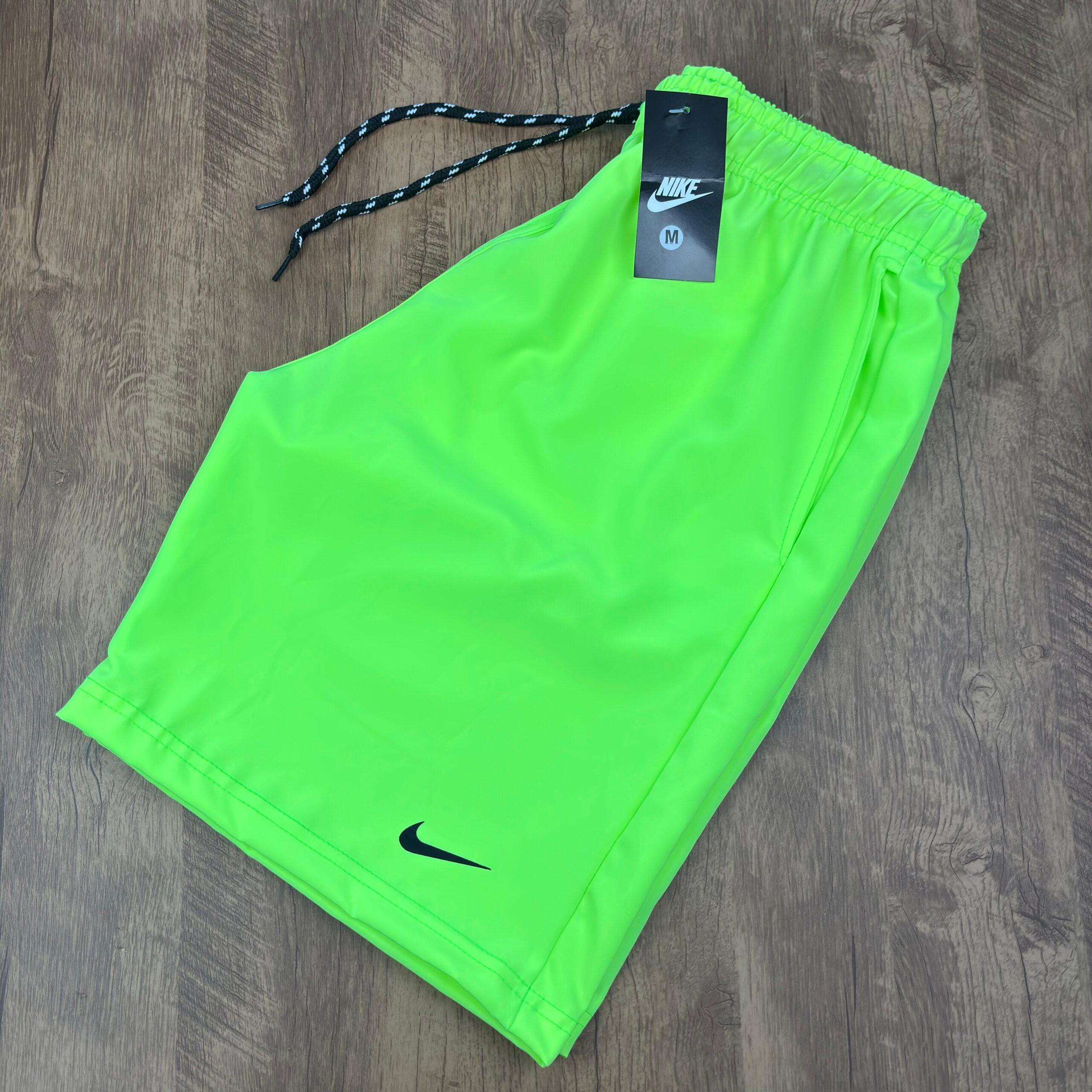 Bermuda Nike Verde Neon Tactel com elastano 