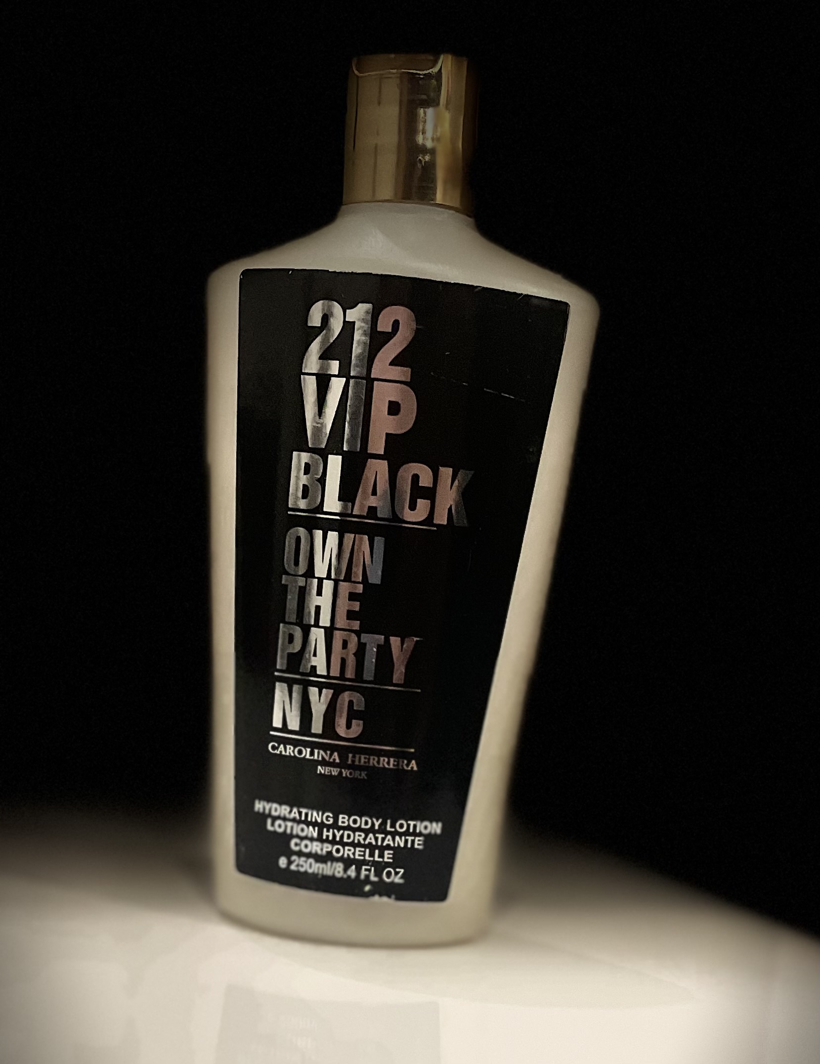 Loção corporal 212 VIP Black Carolina Herrera