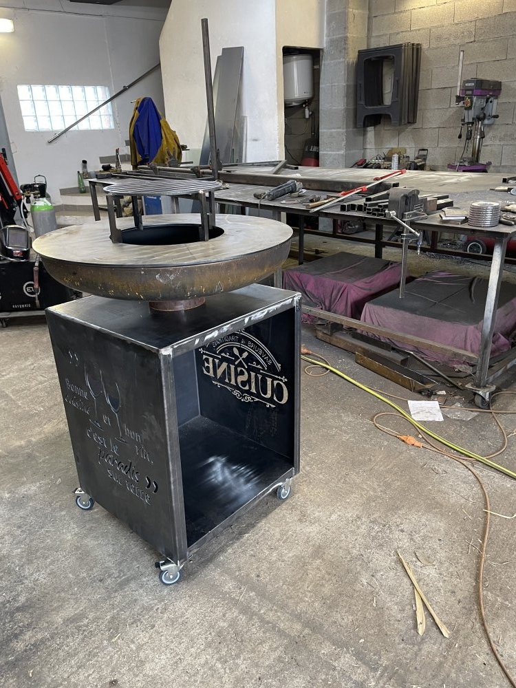Brasero 100 cm – L’Expérience Culinaire en Plein Air Réinventée