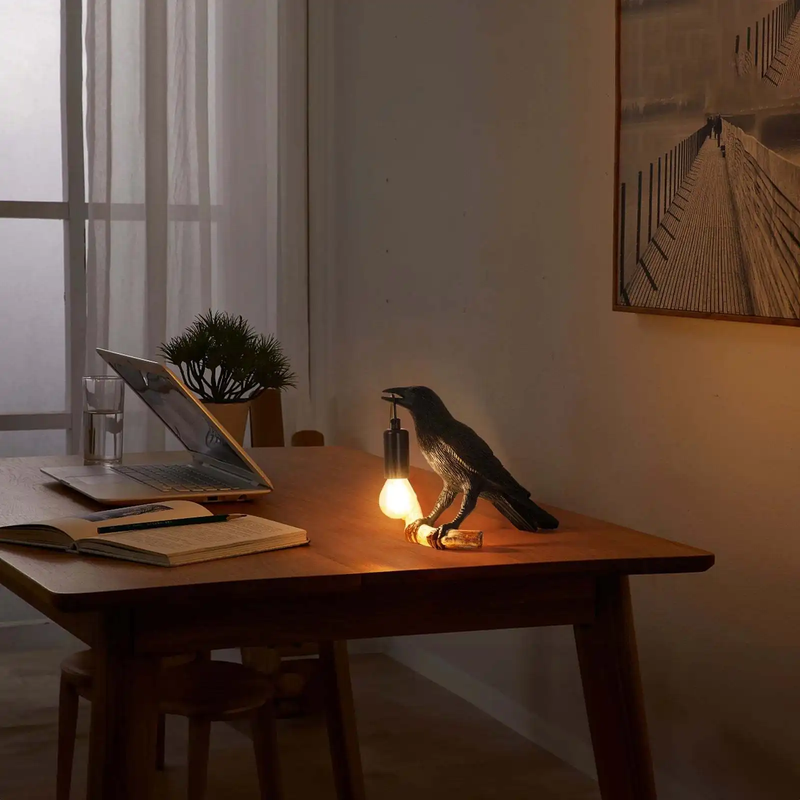 Kreative Rabenleselampe mit LED, Touch-Schalter und Dreifarb-Dimmung  ||  Creative raven reading lamp with LED, touch switch and three-colour dimming