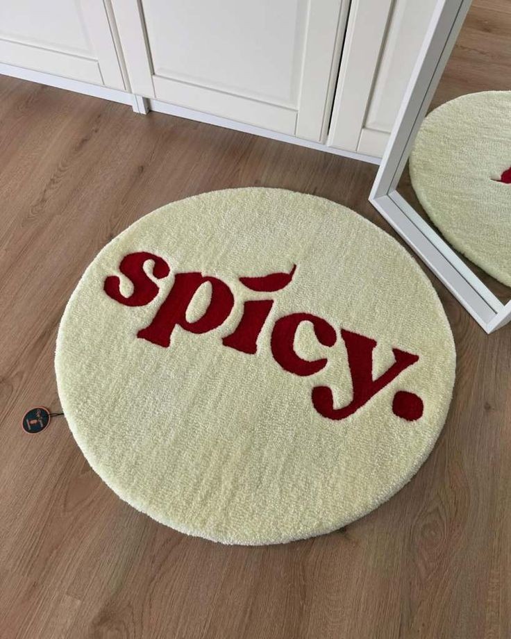 Handmade Custom Round 'Spicy' Rug