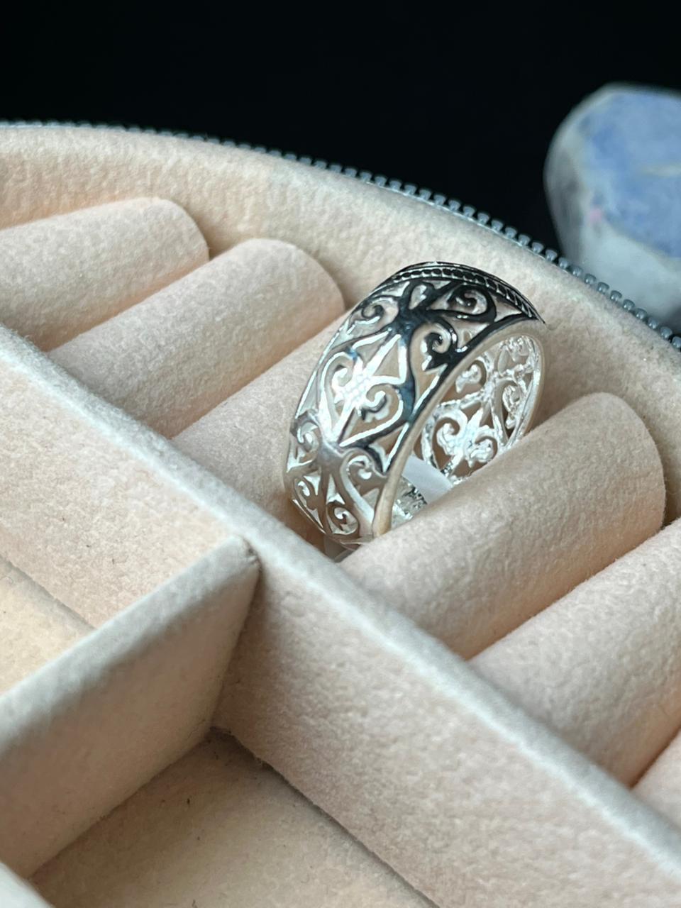 Anillo ancho sin fin calado