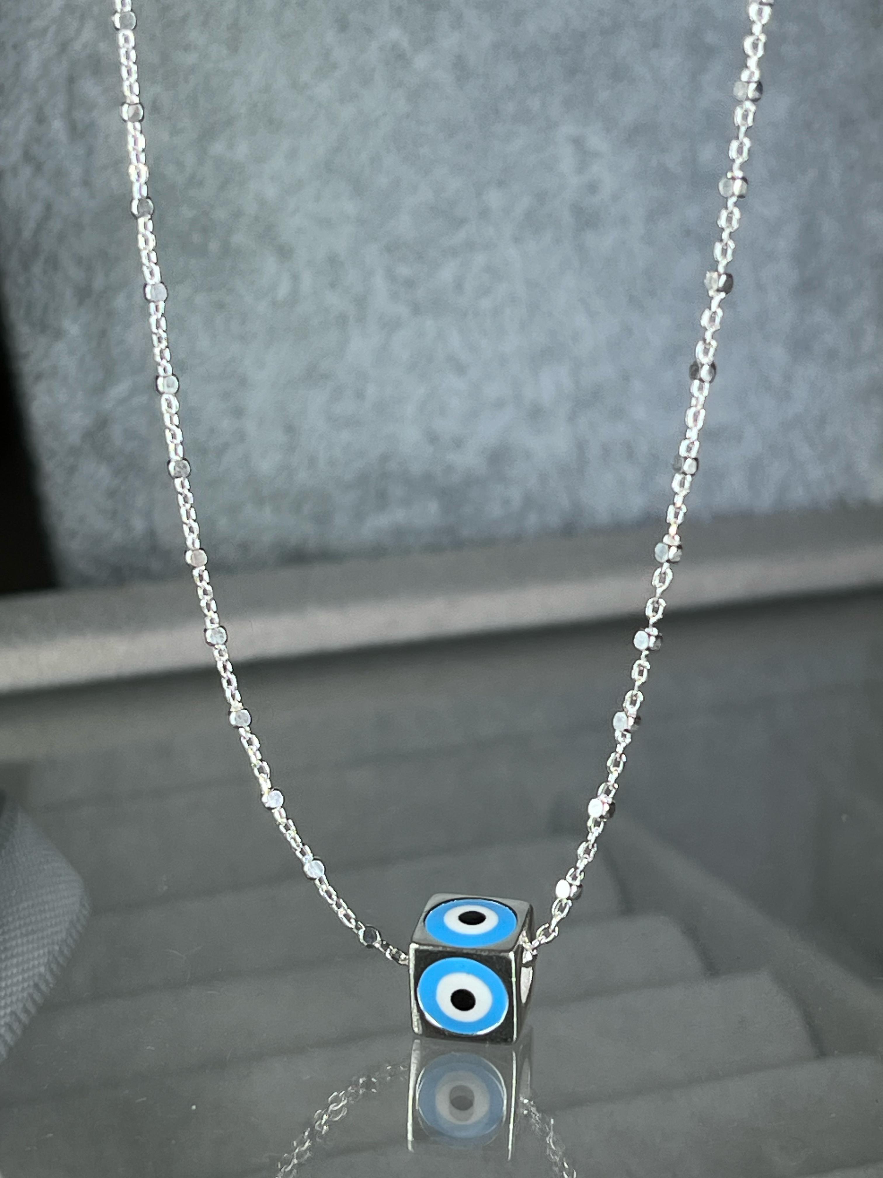 Gargantillas con Dije de ojo turco esmaltado