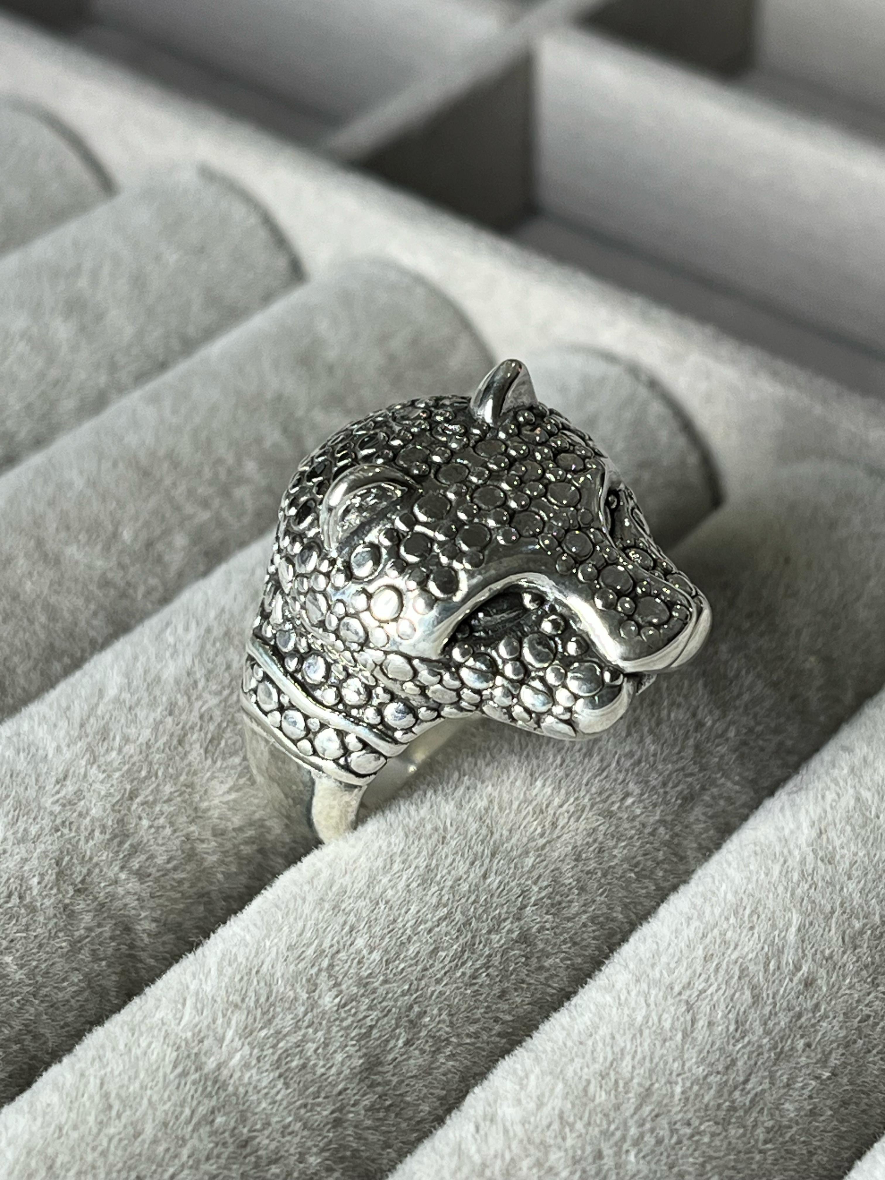 Anillo de plata inflada con forma de leon